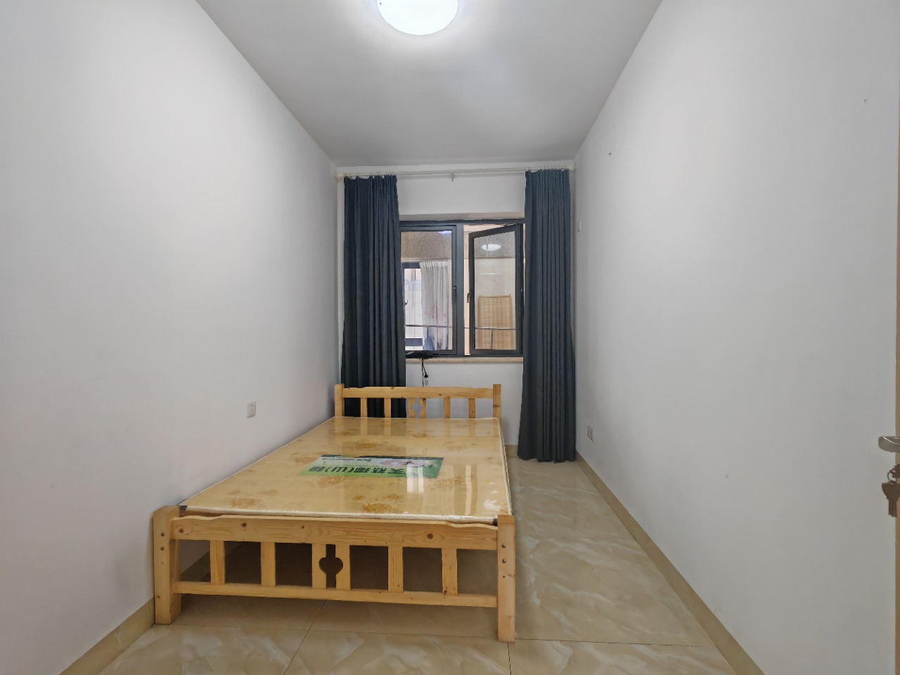 海航豪庭南苑  3室2厅2卫    229.0万客厅