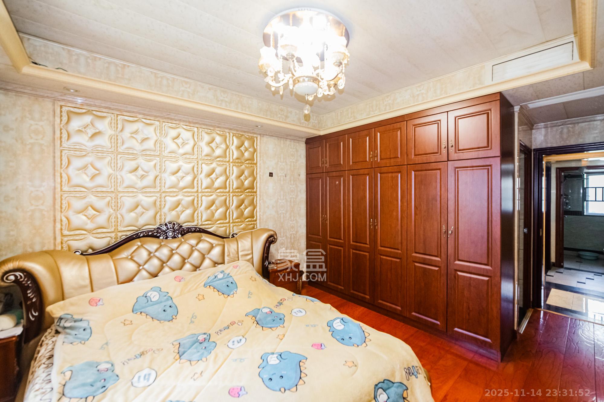 五矿沁园金城(春和景园) 4室2厅2卫 125.0万 五矿沁园金城(春和景园) 4室2厅2卫 125.0万卧室