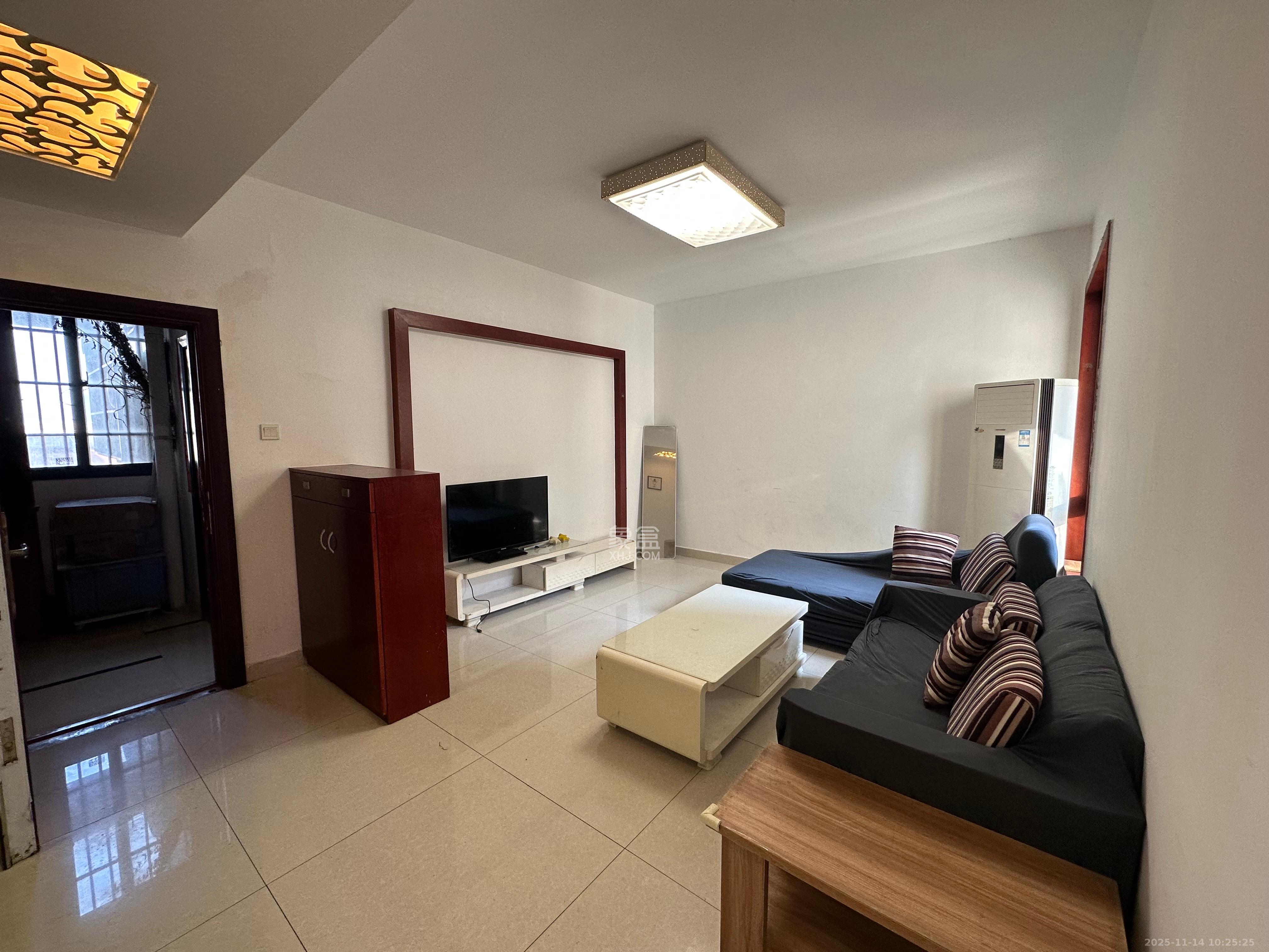 阳光锦城  2室2厅1卫    2700.0元/月