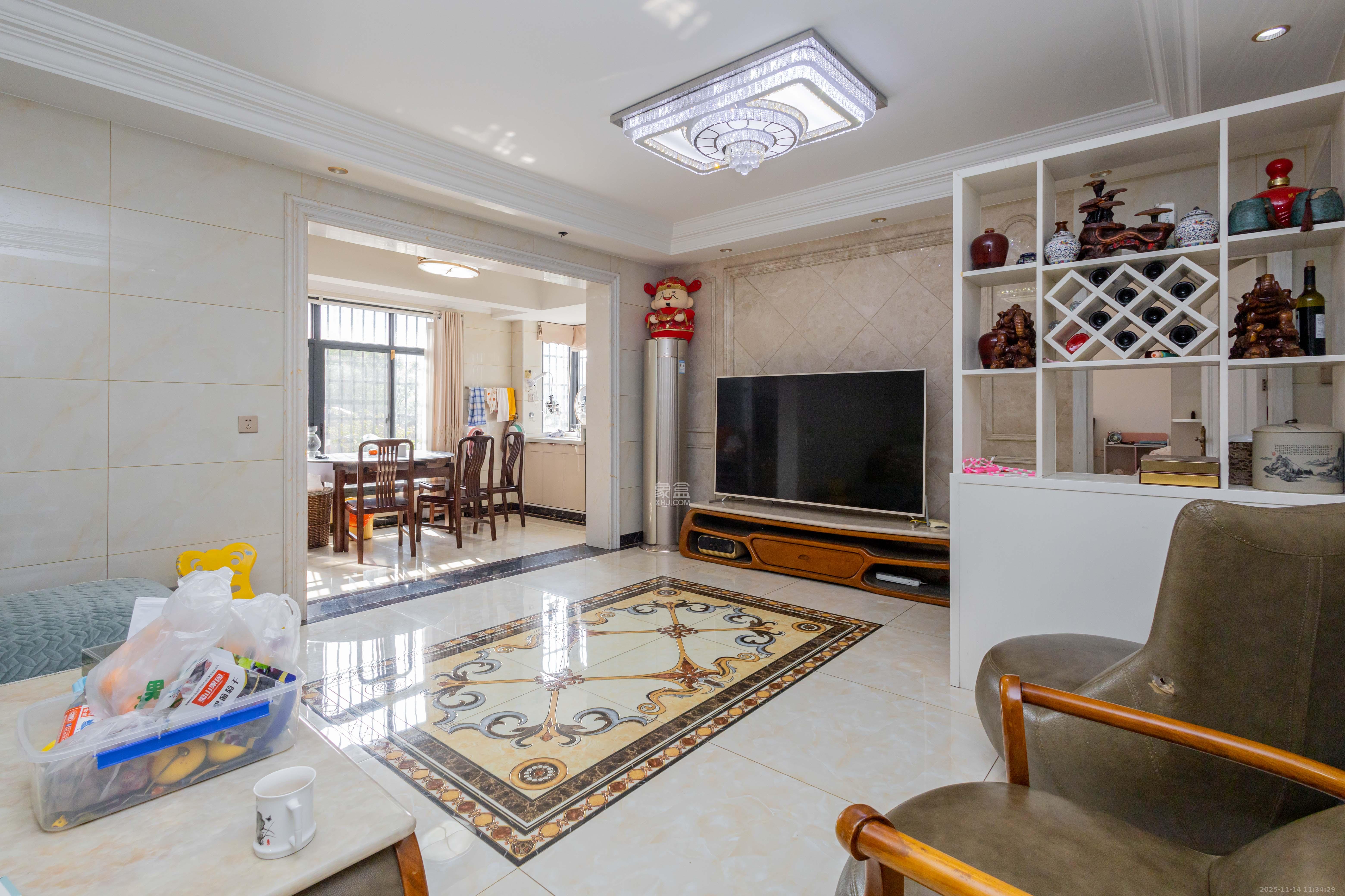 海德公园  4室2厅1卫    89.8万客厅