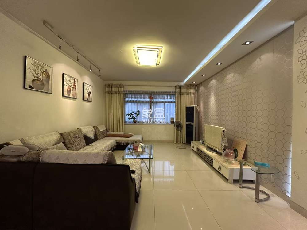 欣佳花园  4室2厅2卫    70.0万