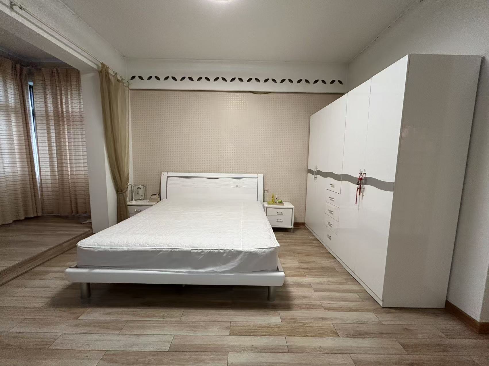 欣佳花园  4室2厅2卫    70.0万室内图