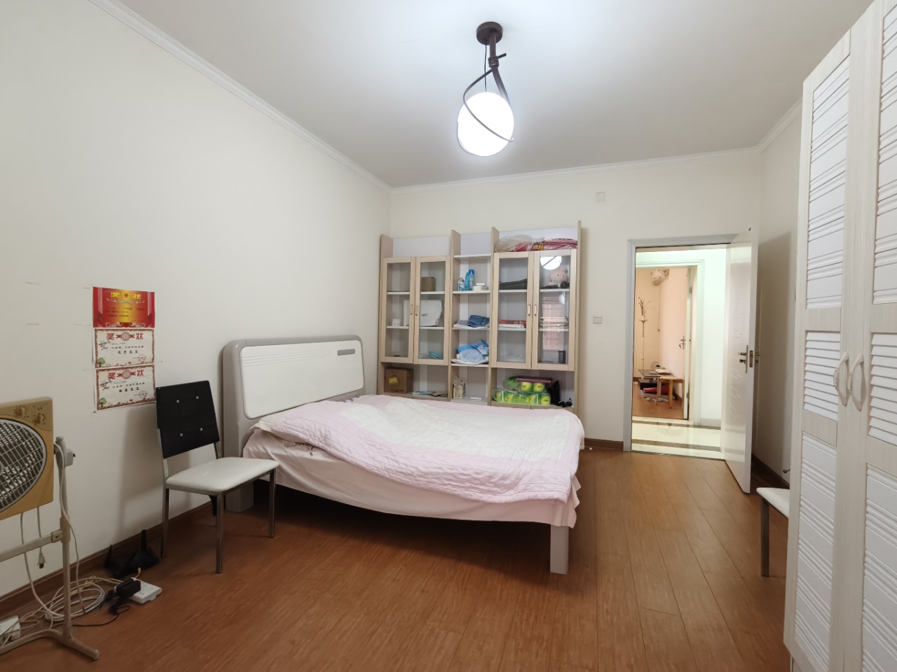 家园小区  4室2厅2卫    94.8万室内图