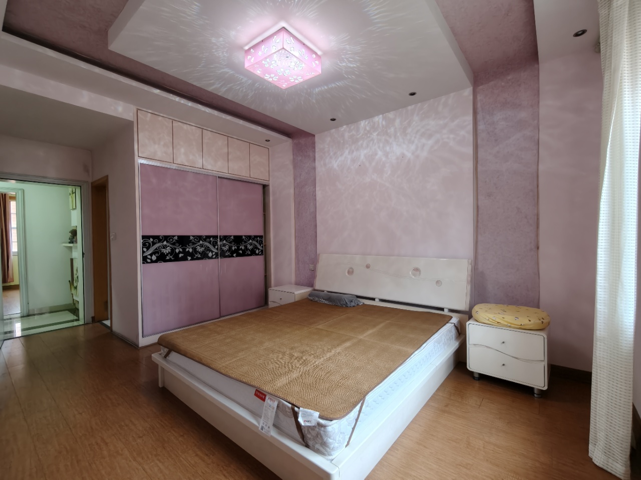 家园小区  4室2厅2卫    94.8万室内图