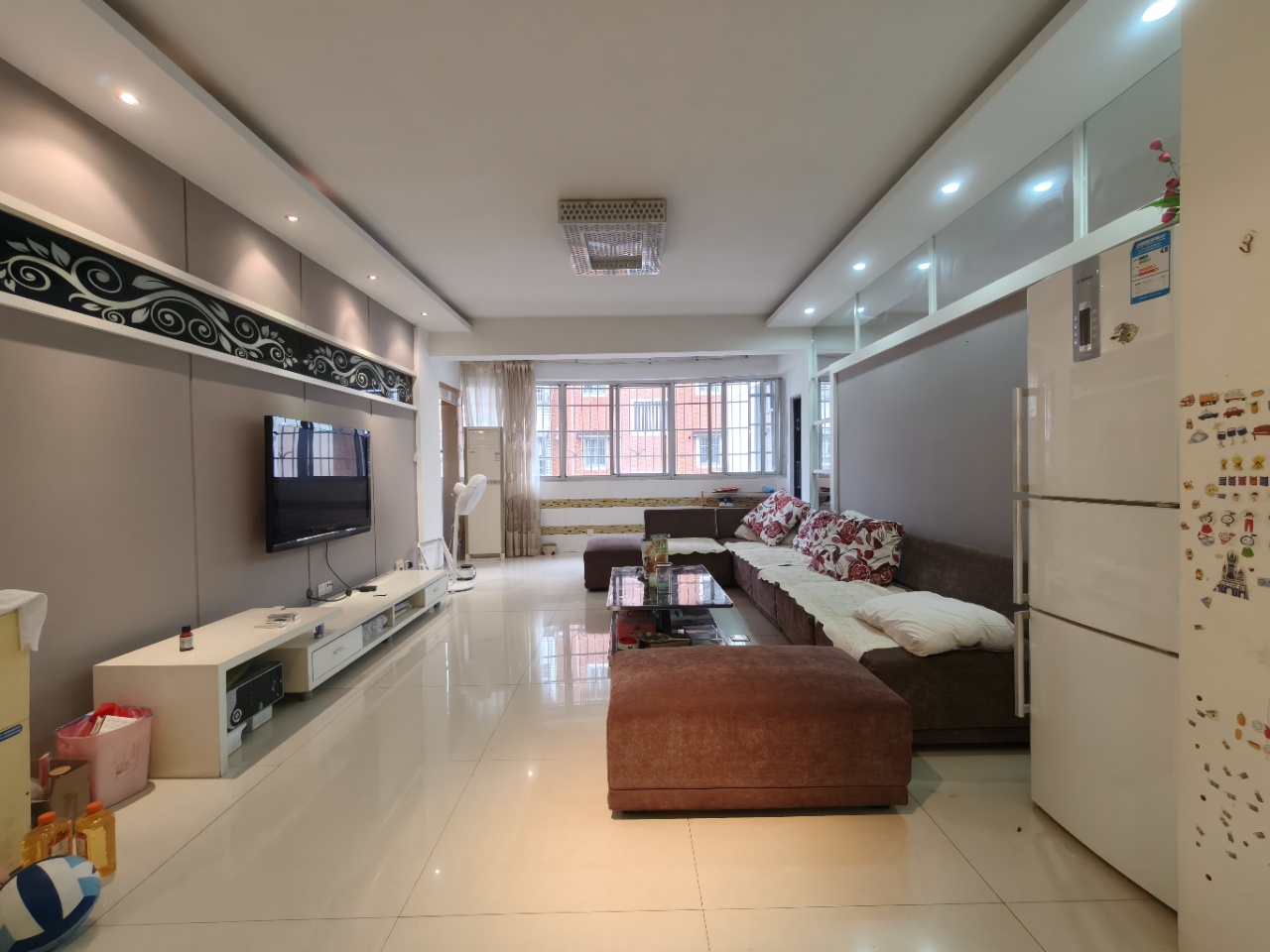 家园小区  4室2厅2卫    94.8万室内图