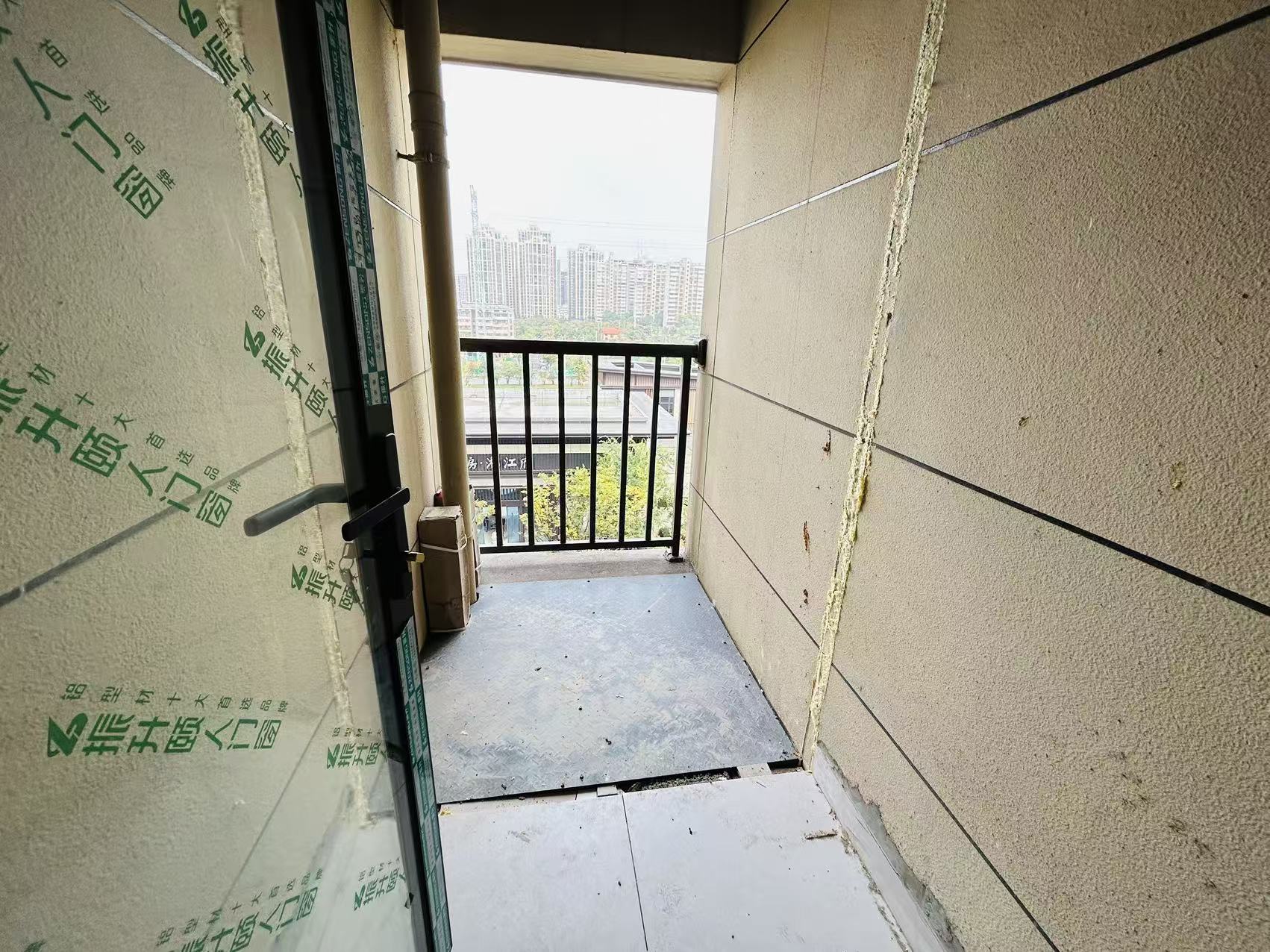 长房湘江府  4室2厅2卫    139.0万室内图