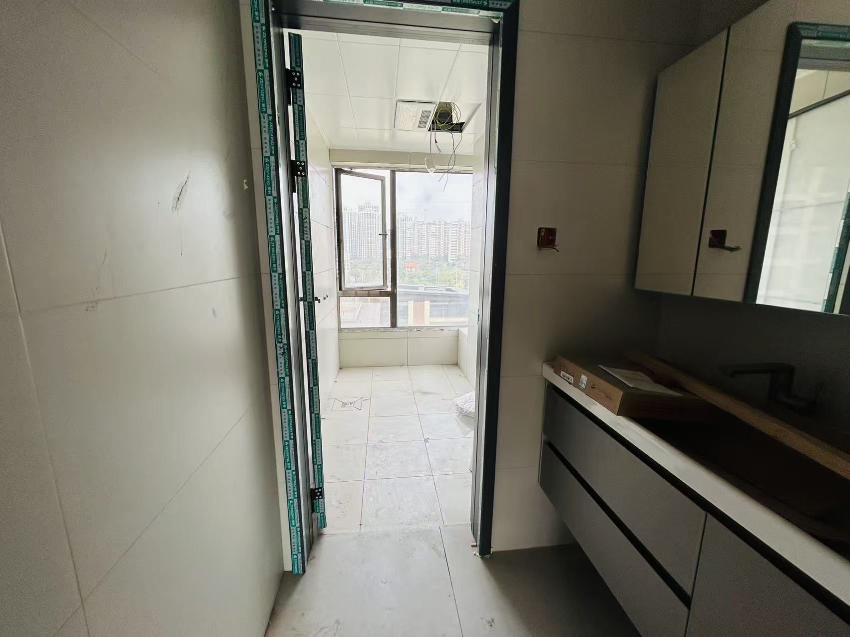 长房湘江府  4室2厅2卫    139.0万室内图