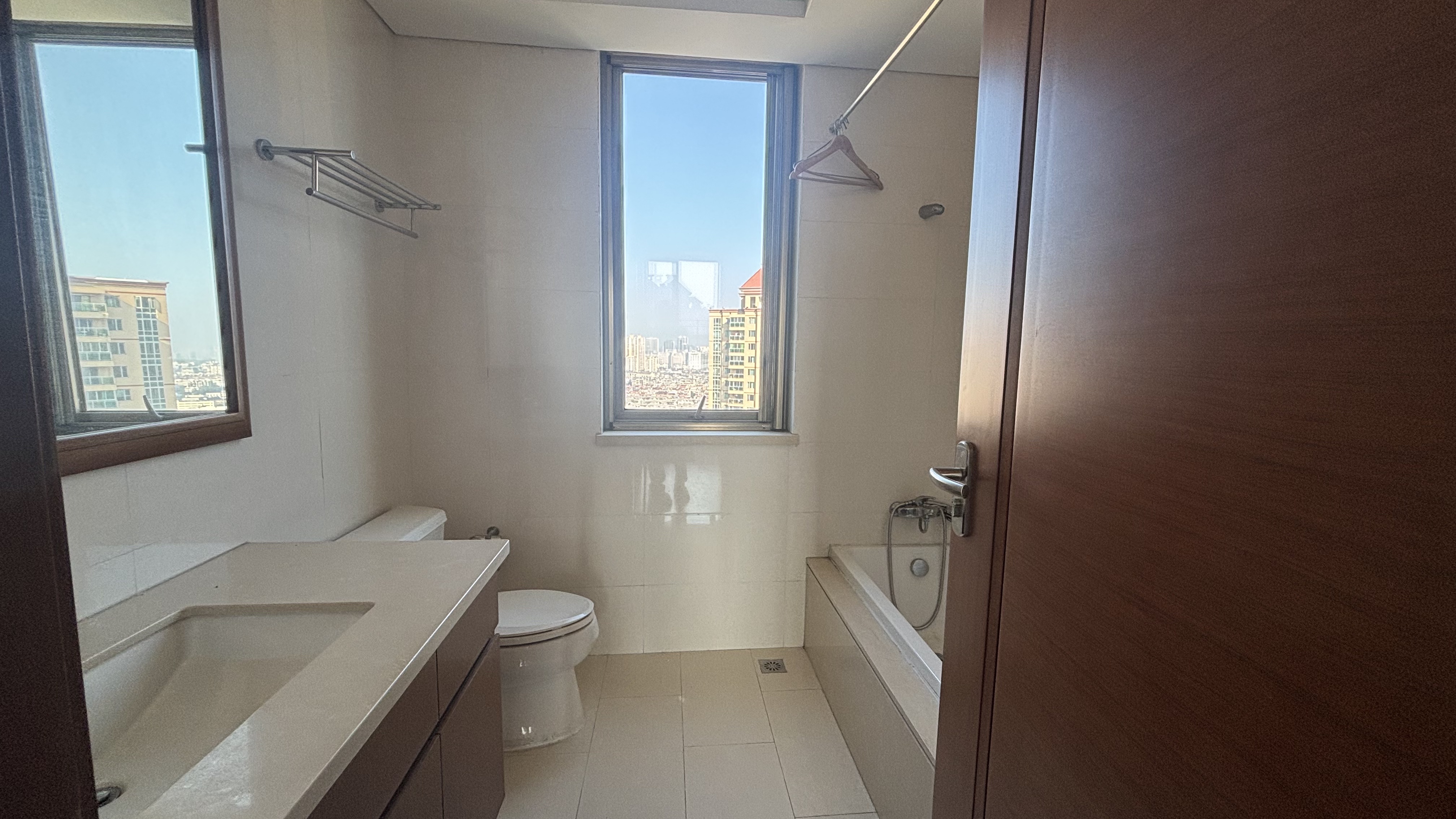 晋合湘水湾一期  3室2厅2卫    82.0万室内图