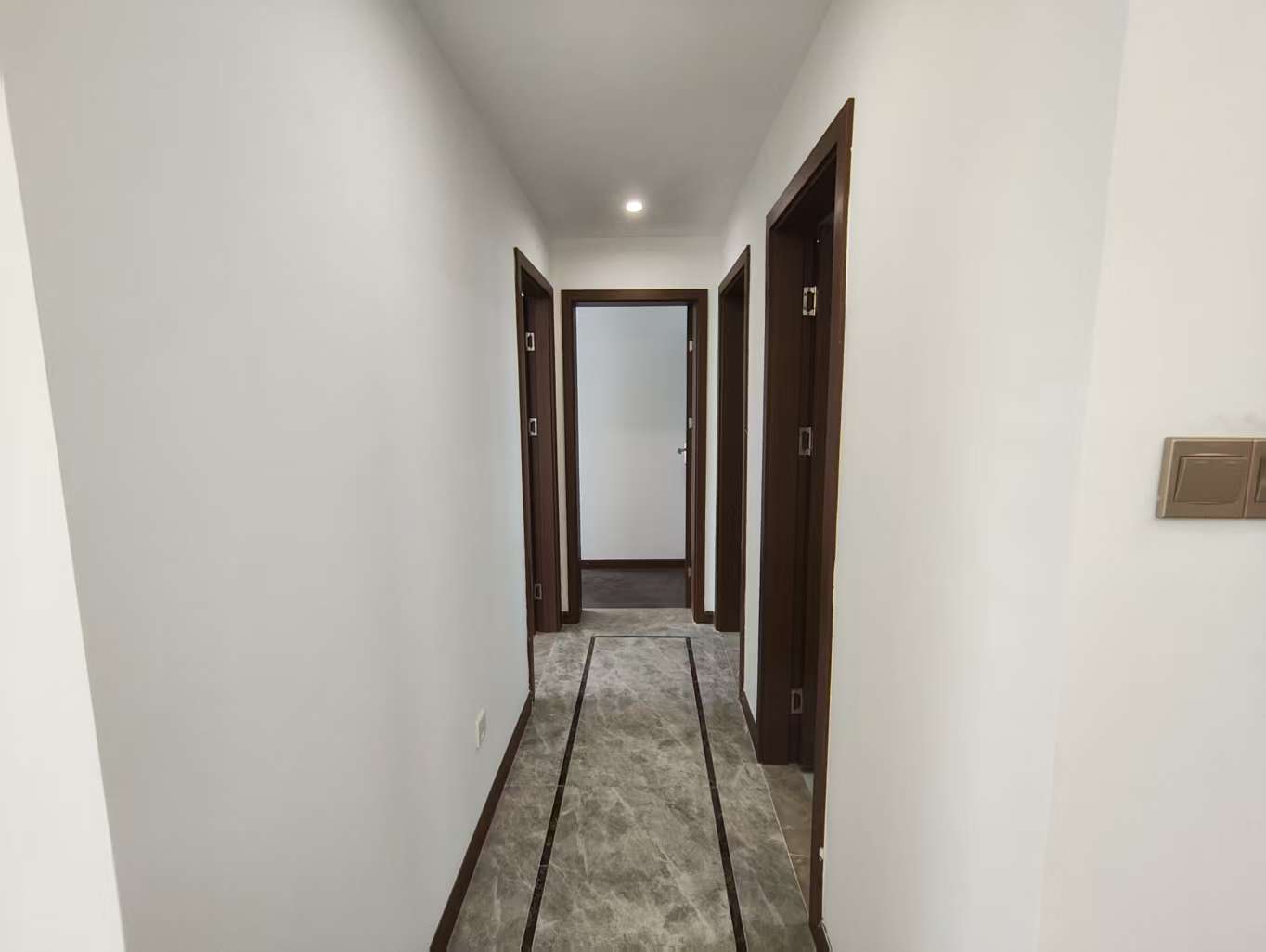 城际空间站  3室2厅2卫    53.0万室内图