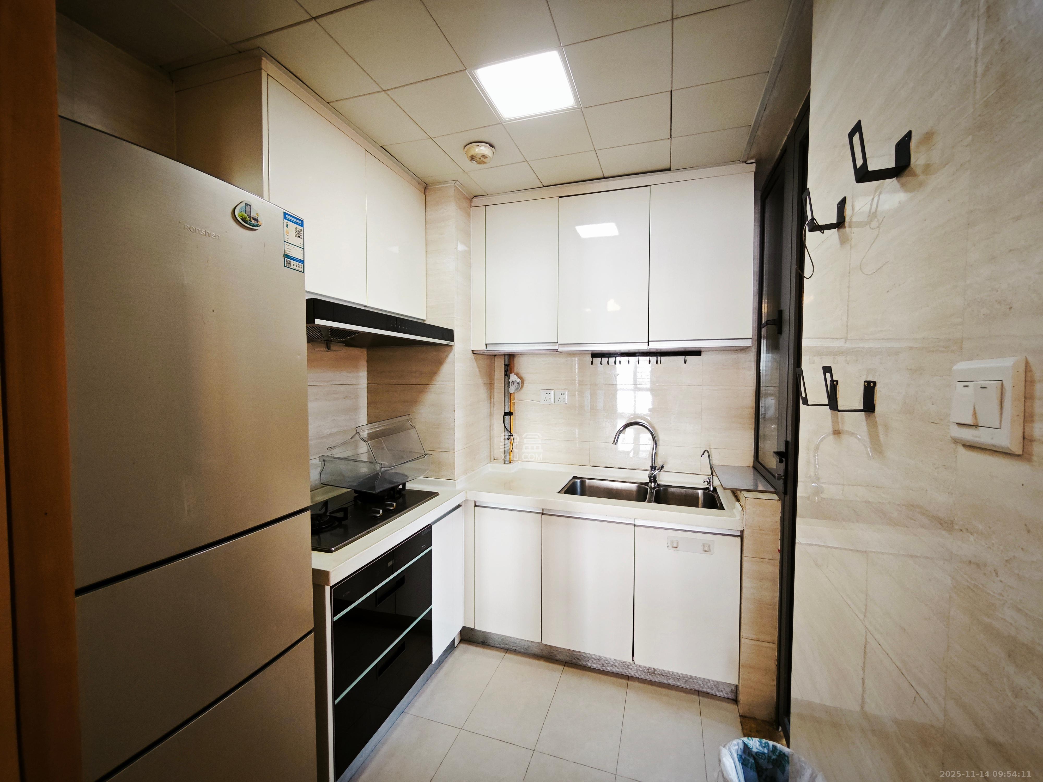 珠江郦城薰衣道 3室2厅1卫 2680.0元/月 珠江郦城薰衣道 3室2厅1卫 2680.0元/月室内图