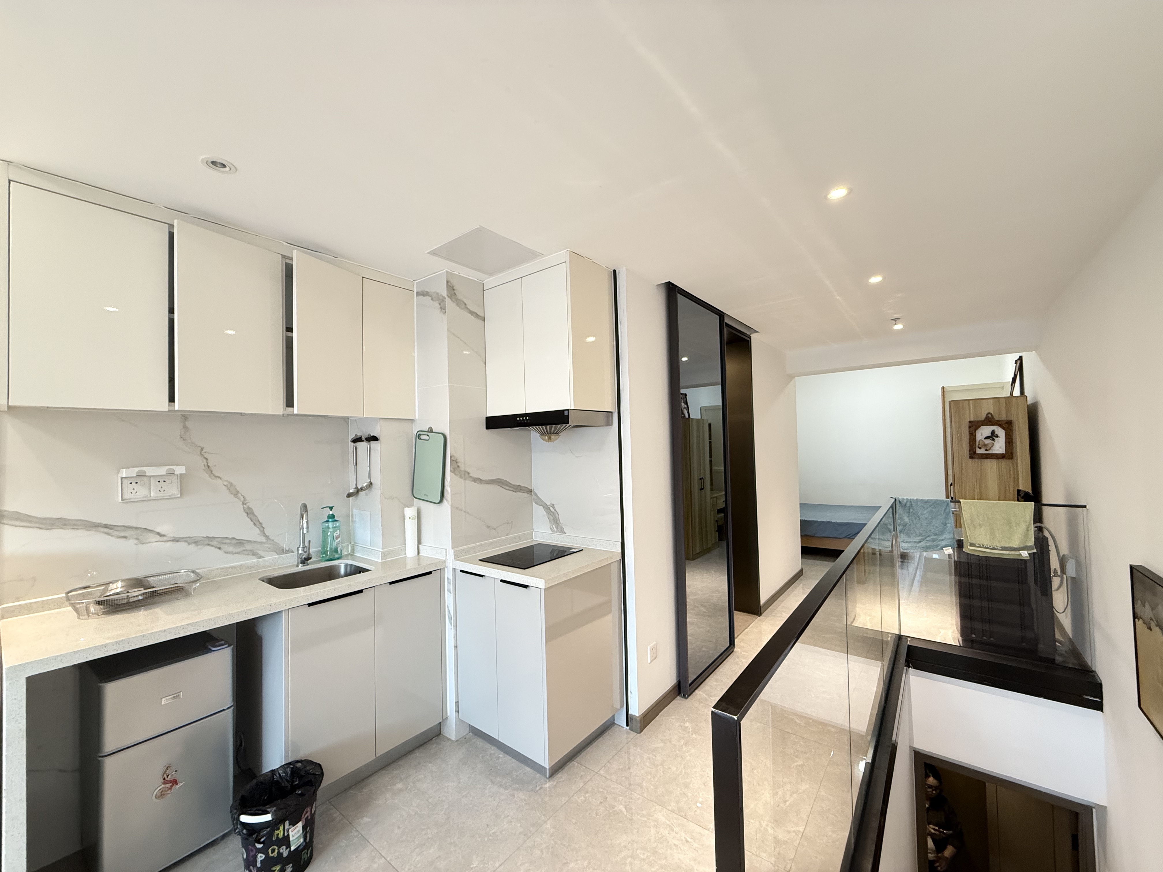 龙湖光年  1室0厅1卫    1700.0元/月室内图