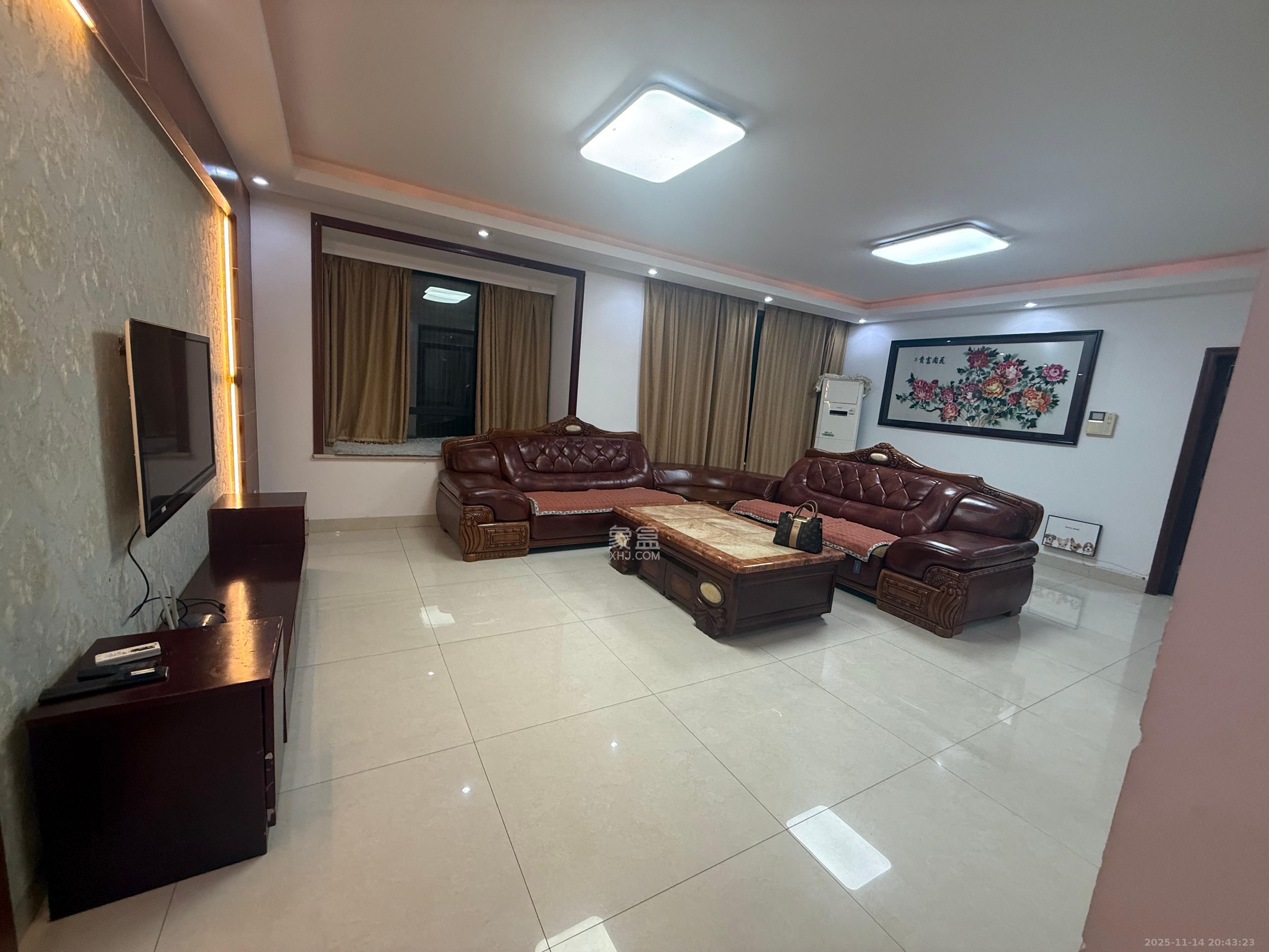 华润凤凰城一期 3室2厅2卫 2000.0元/月 华润凤凰城一期 3室2厅2卫 2000.0元/月室内图