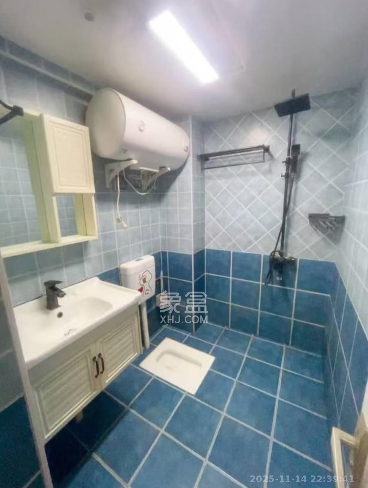 中交里城  1室1厅1卫    1500.0元/月室内图