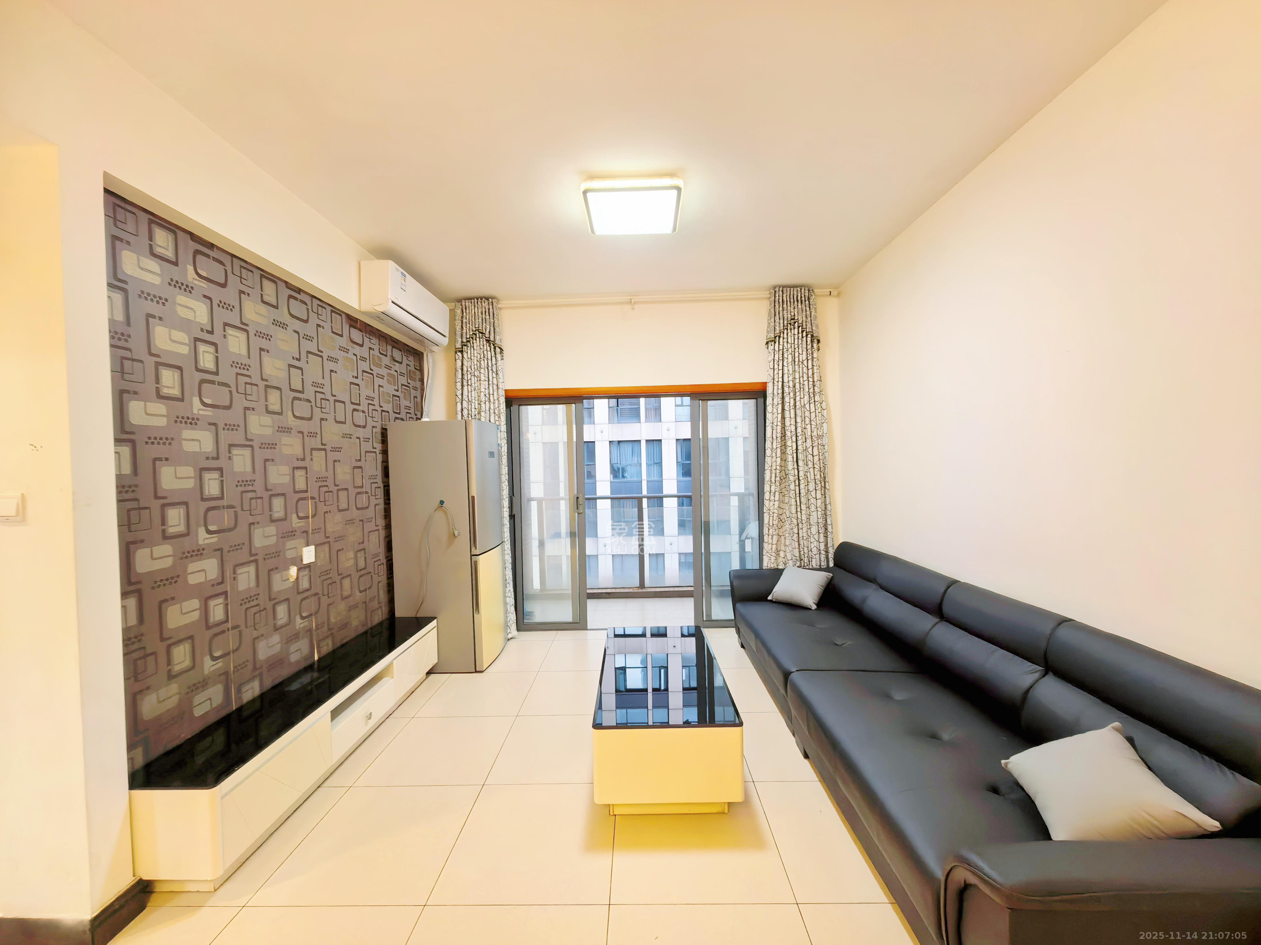 中城丽景香山园  2室2厅1卫    2100.0元/月