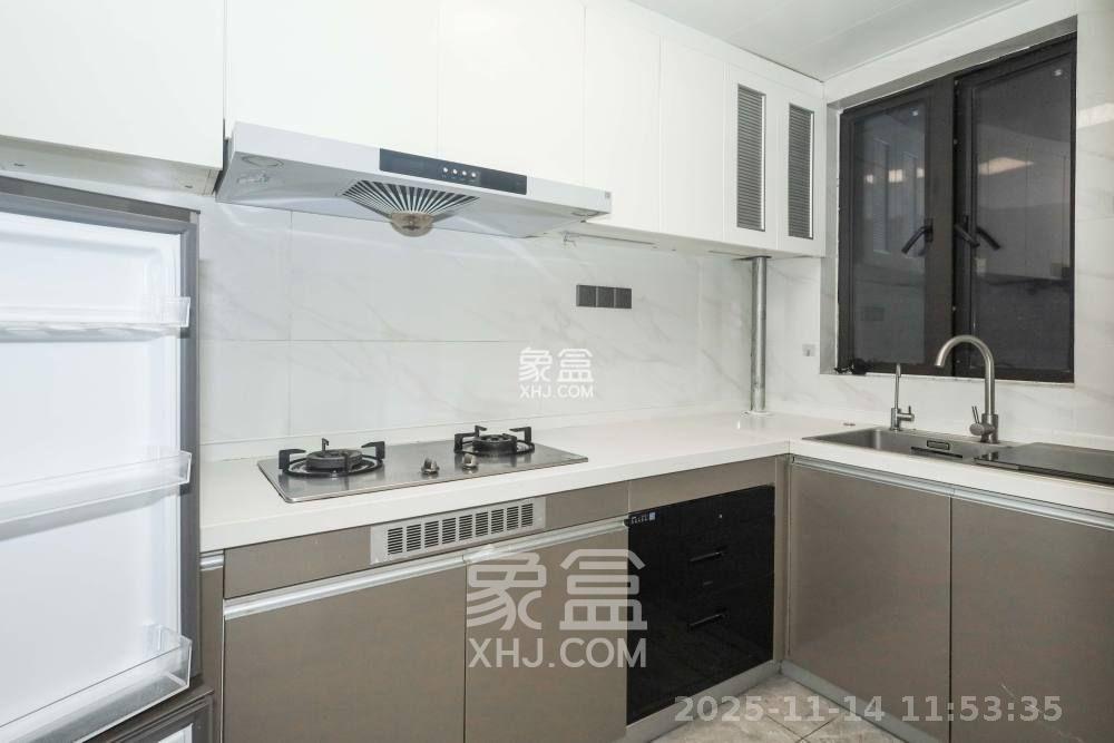 招商华发依云曦城 4室2厅2卫 2600.0元/月 招商华发依云曦城 4室2厅2卫 2600.0元/月室内图