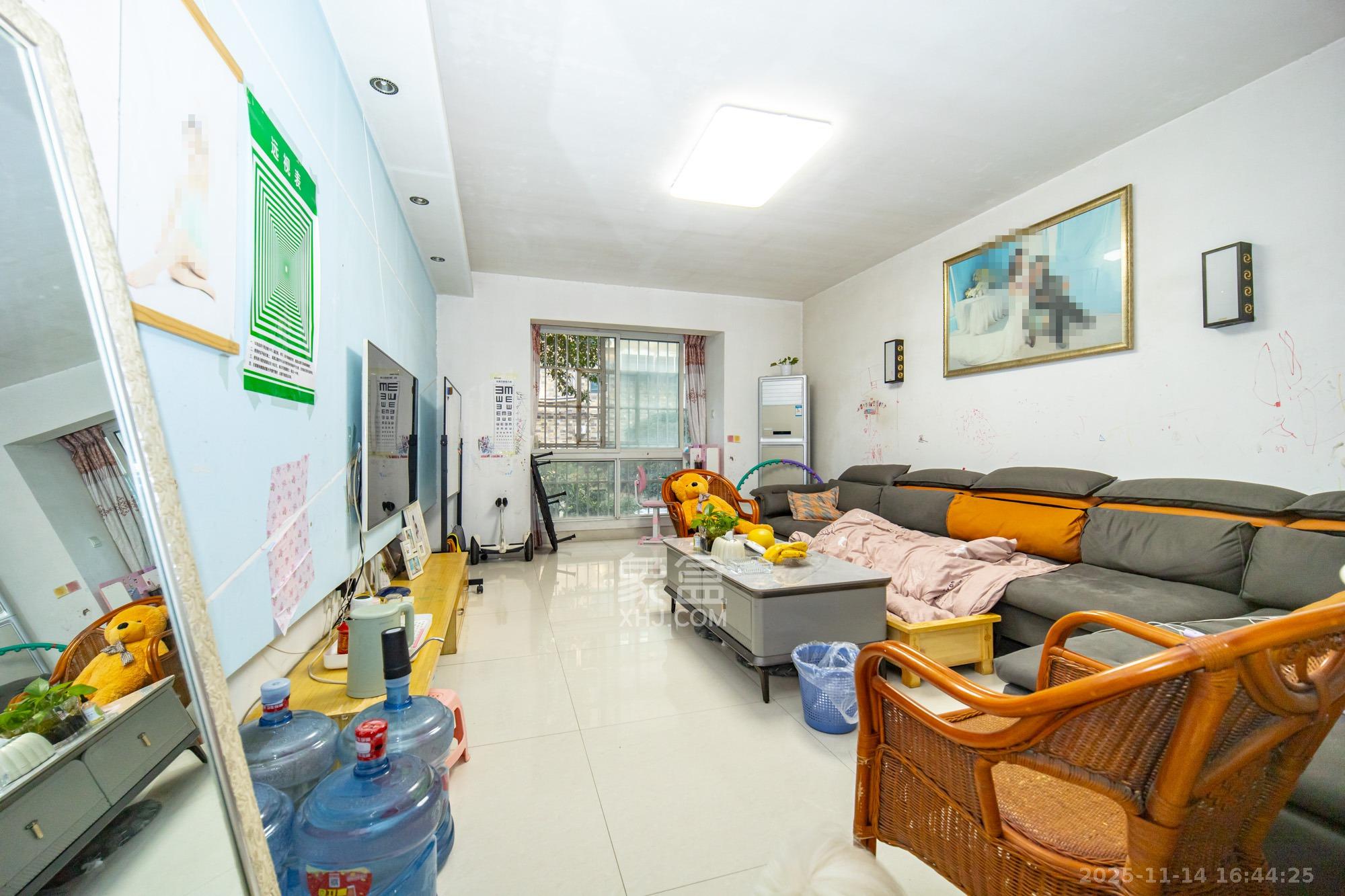 筑梦园 3室2厅2卫 60.8万 筑梦园 3室2厅2卫 60.8万客厅