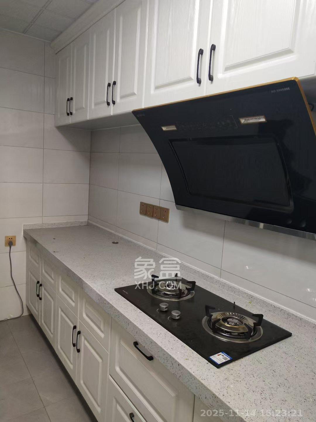 西韵佳苑  4室2厅2卫    3200.0元/月室内图