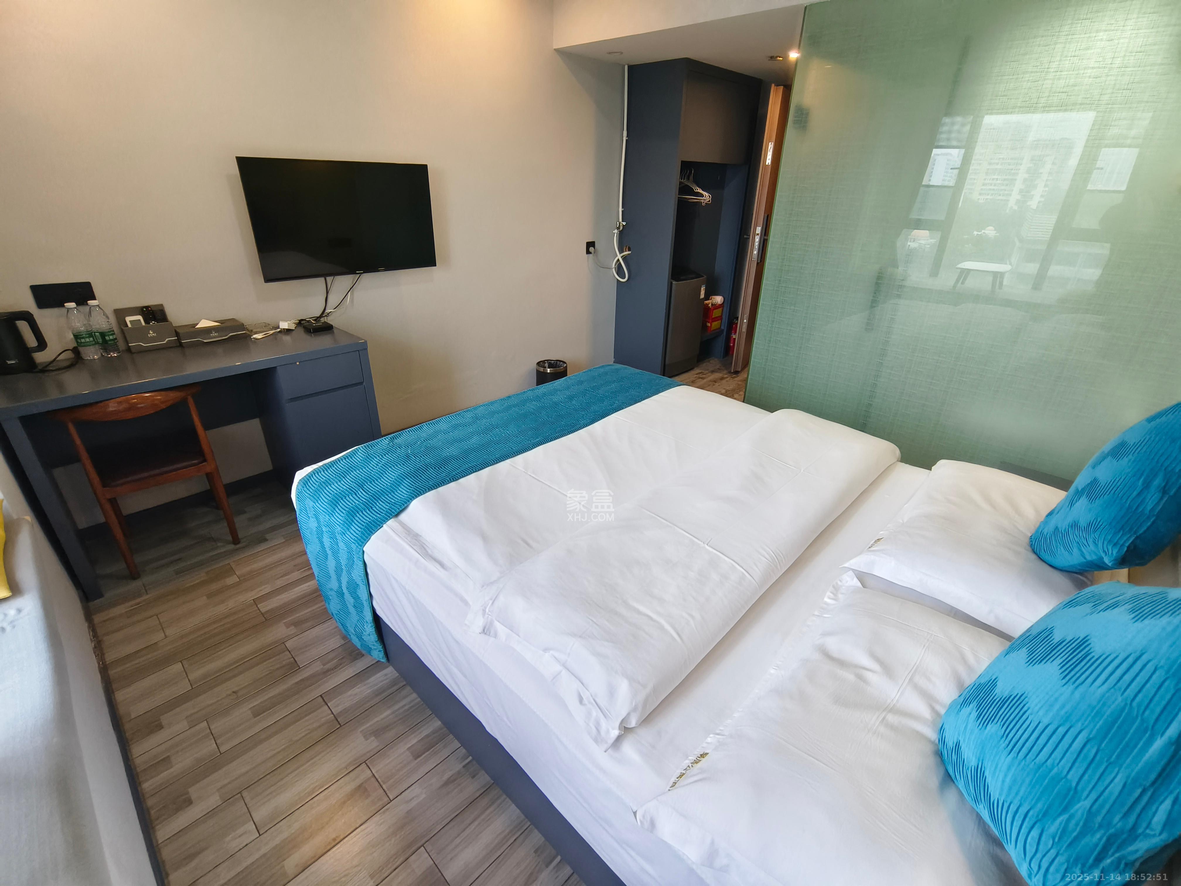 好莱城（弘德西街）  1室1厅1卫    1100.0元/月室内图