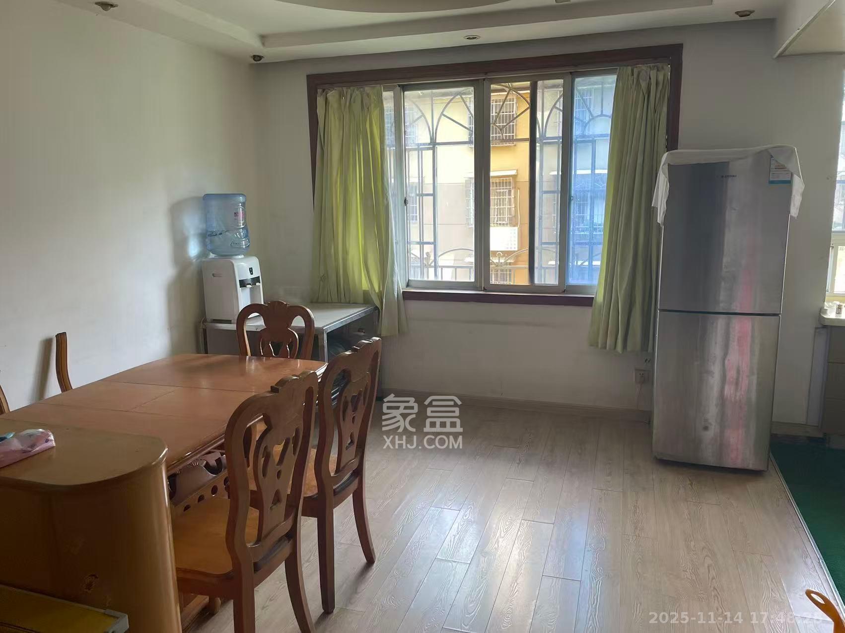 长征花园 3室2厅2卫 2100.0元/月 长征花园 3室2厅2卫 2100.0元/月室内图