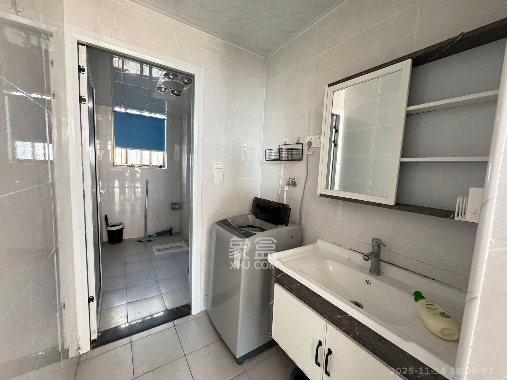 蟠龙欣苑  3室2厅2卫    1800.0元/月室内图