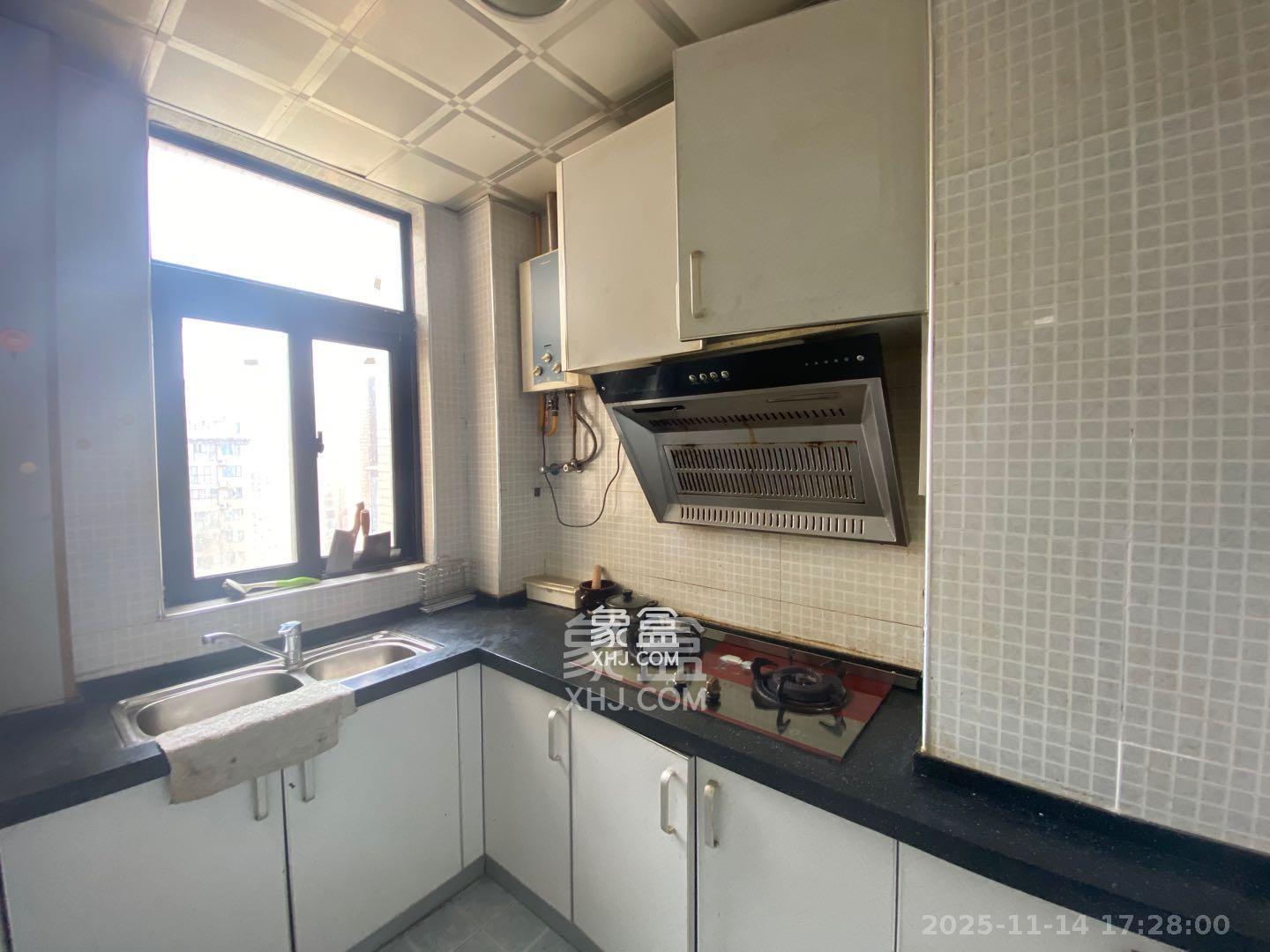 高鑫麓城  2室1厅1卫    2200.0元/月室内图