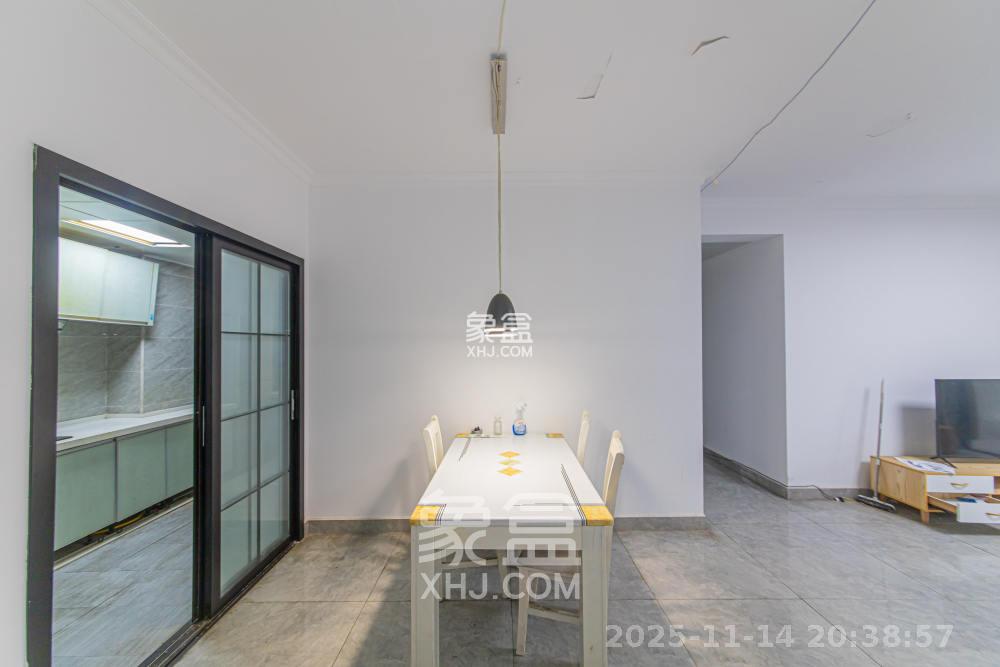 中建芙蓉嘉苑  3室2厅2卫    2800.0元/月室内图