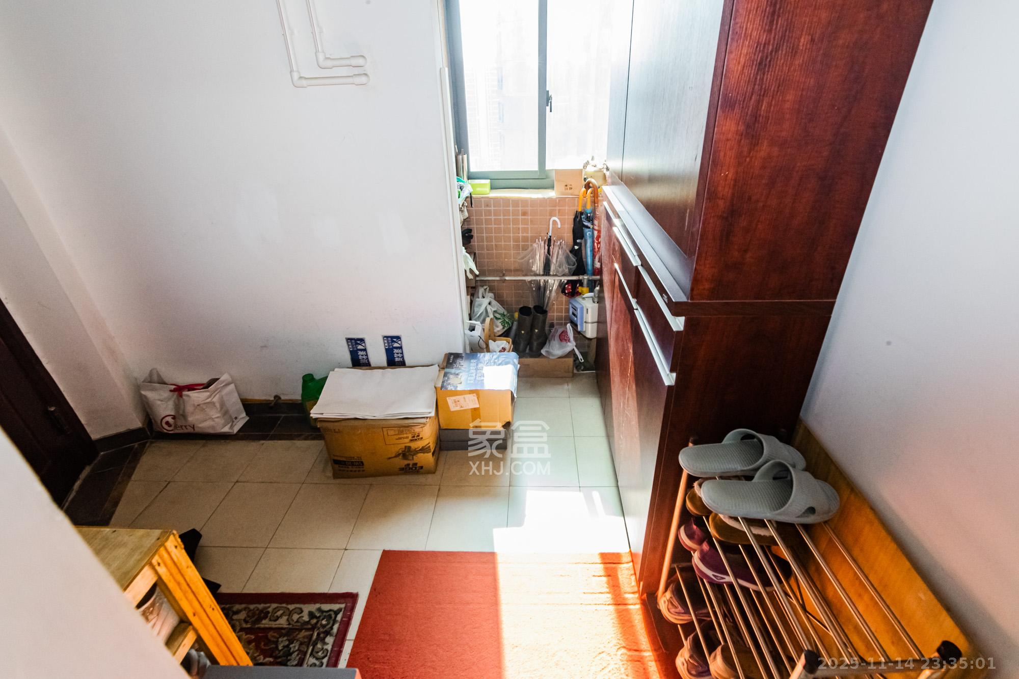 珠江花城四期花盛 3室2厅2卫 115.0万 珠江花城四期花盛 3室2厅2卫 115.0万阳台