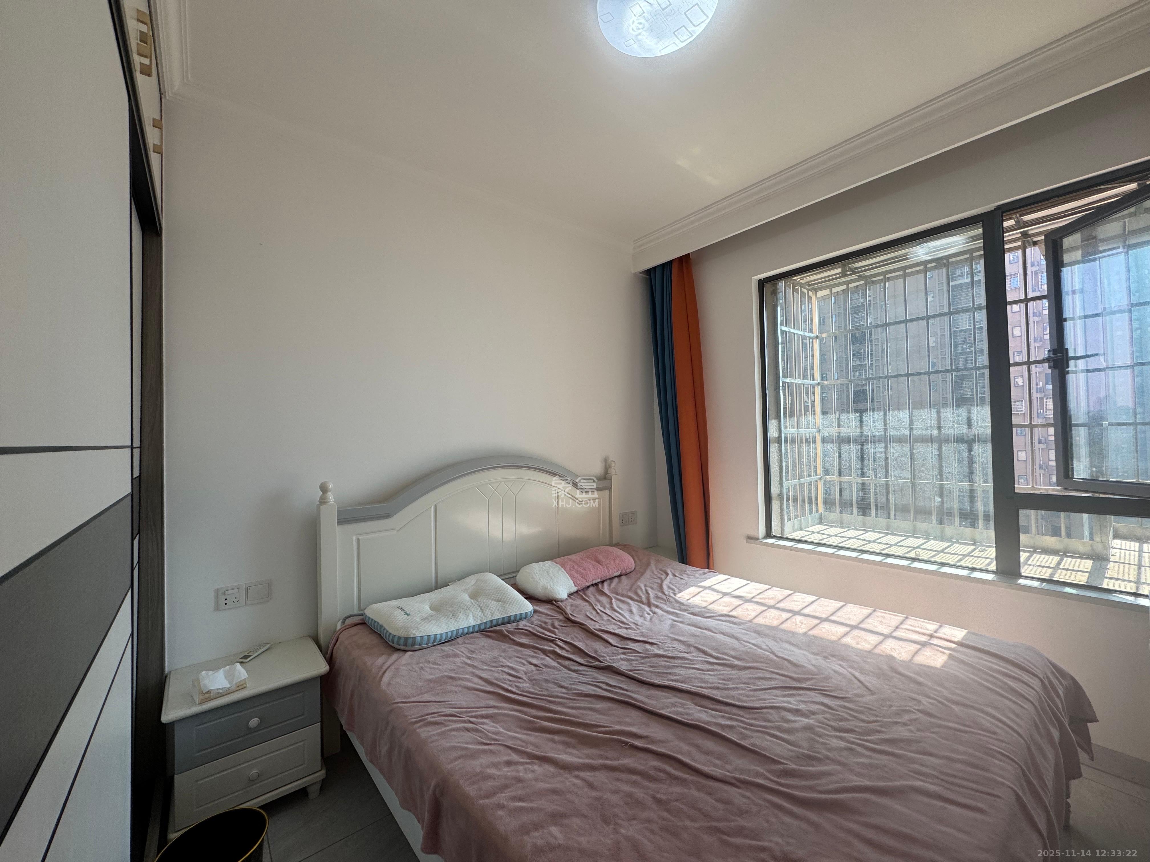 东宜新园  2室2厅1卫    2200.0元/月室内图