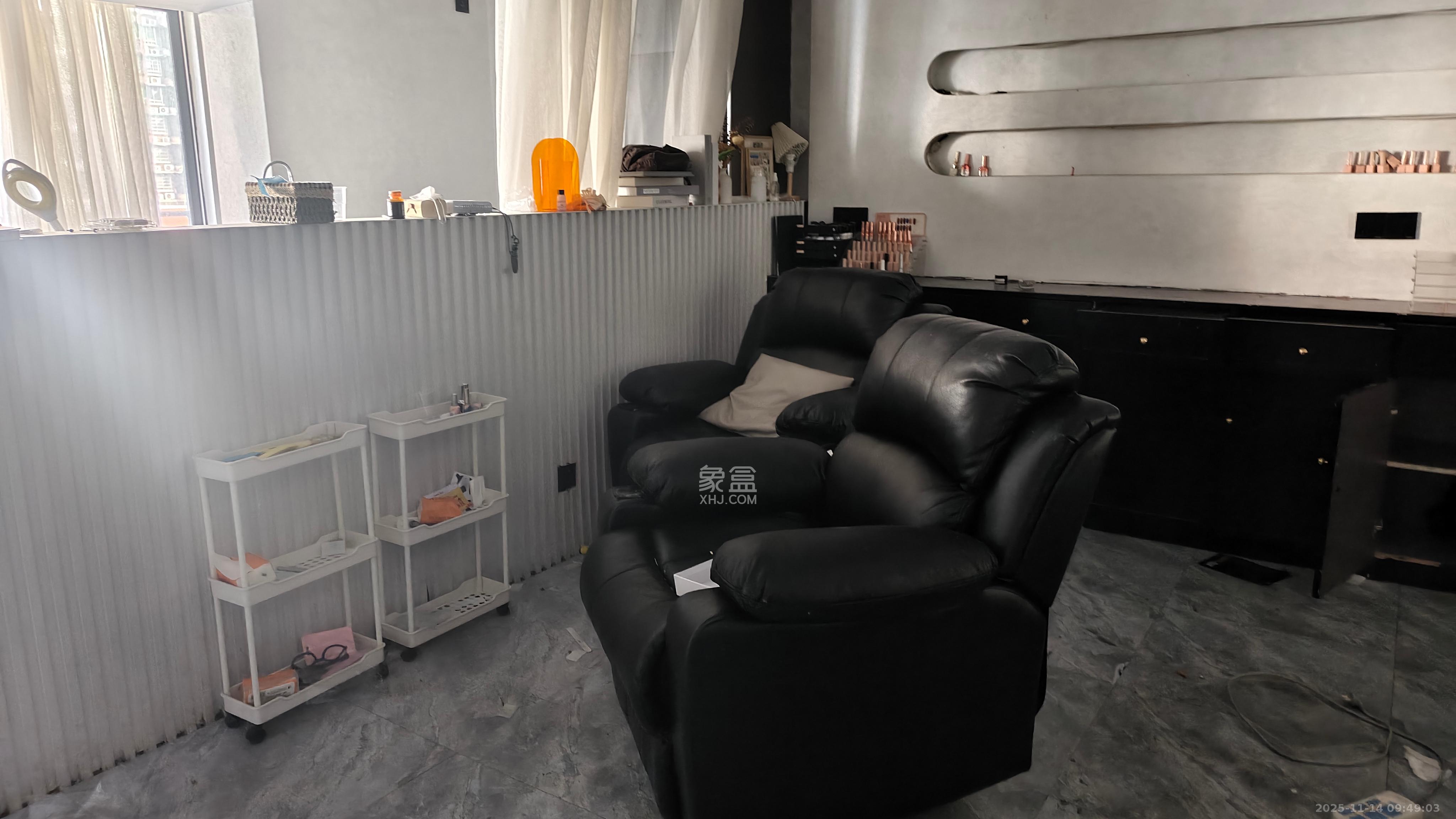 阳光锦城  1室1厅1卫    1700.0元/月室内图