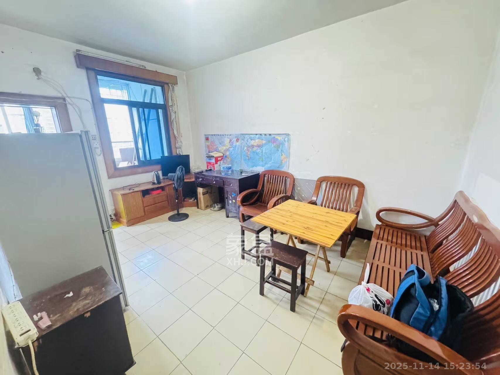 粮二库宿舍  2室1厅1卫    900.0元/月室内图