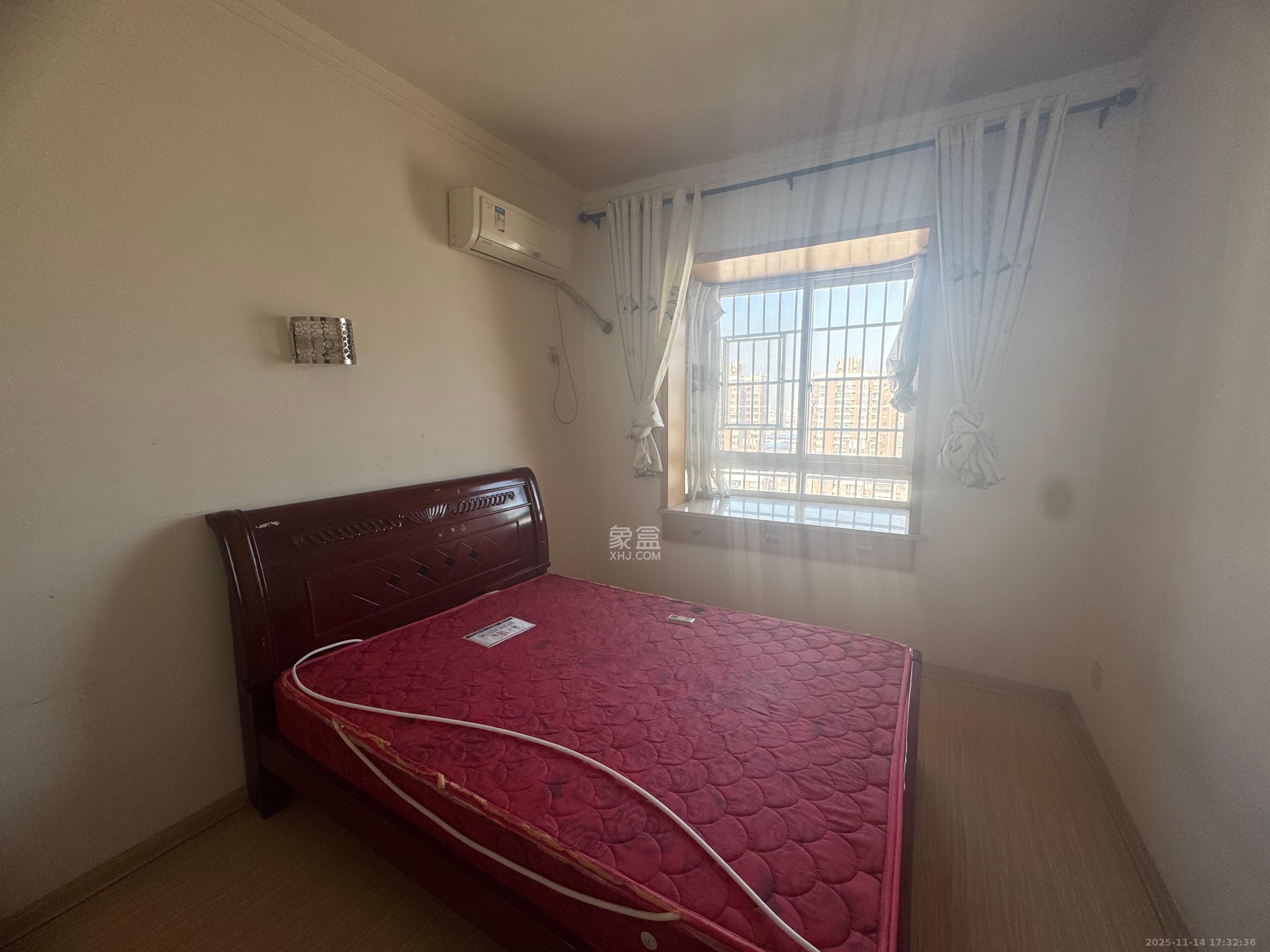 楚天中苑  3室2厅2卫    2000.0元/月室内图