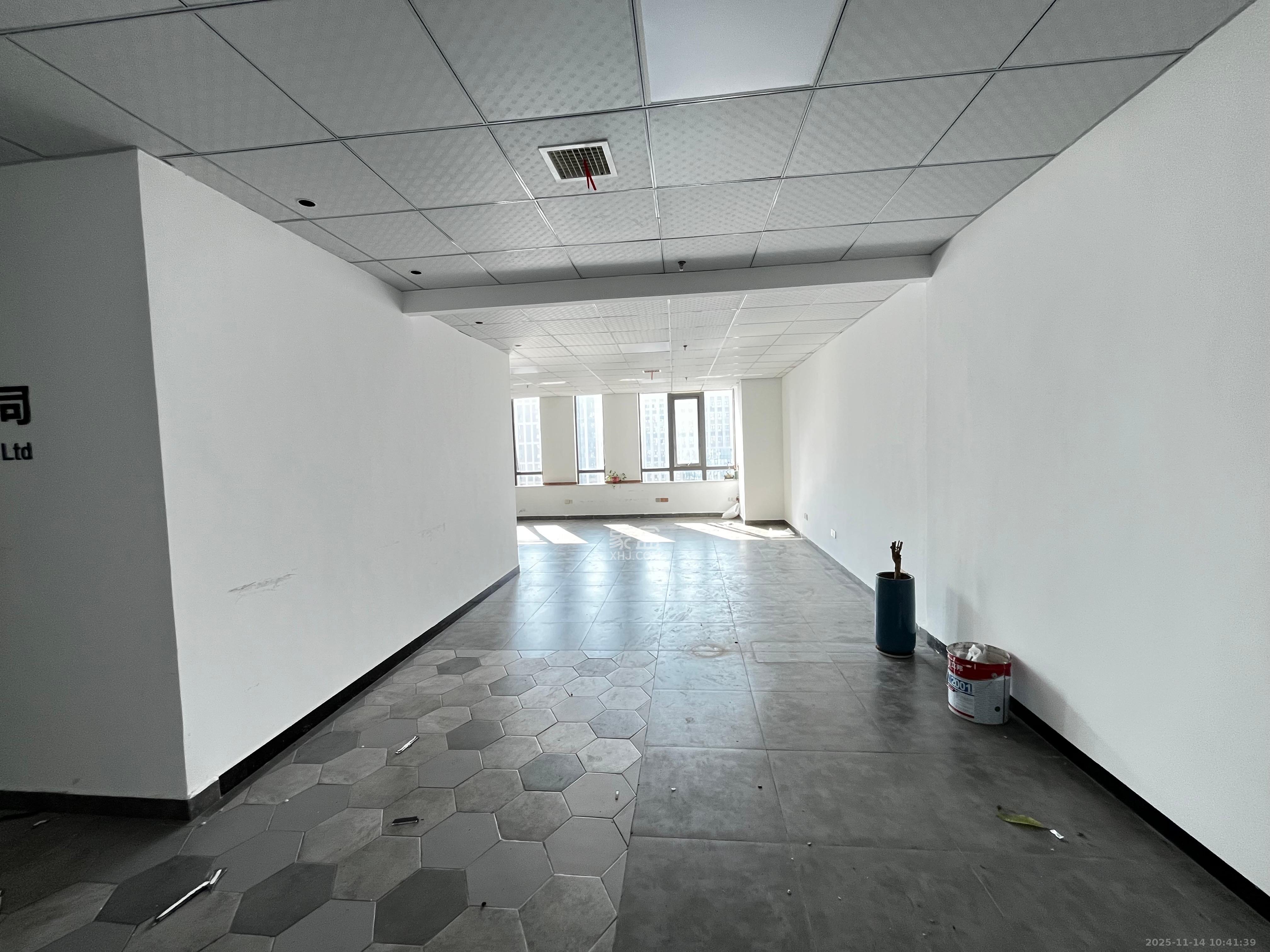 华润置地广场一期   262.0㎡      12000.0元/月