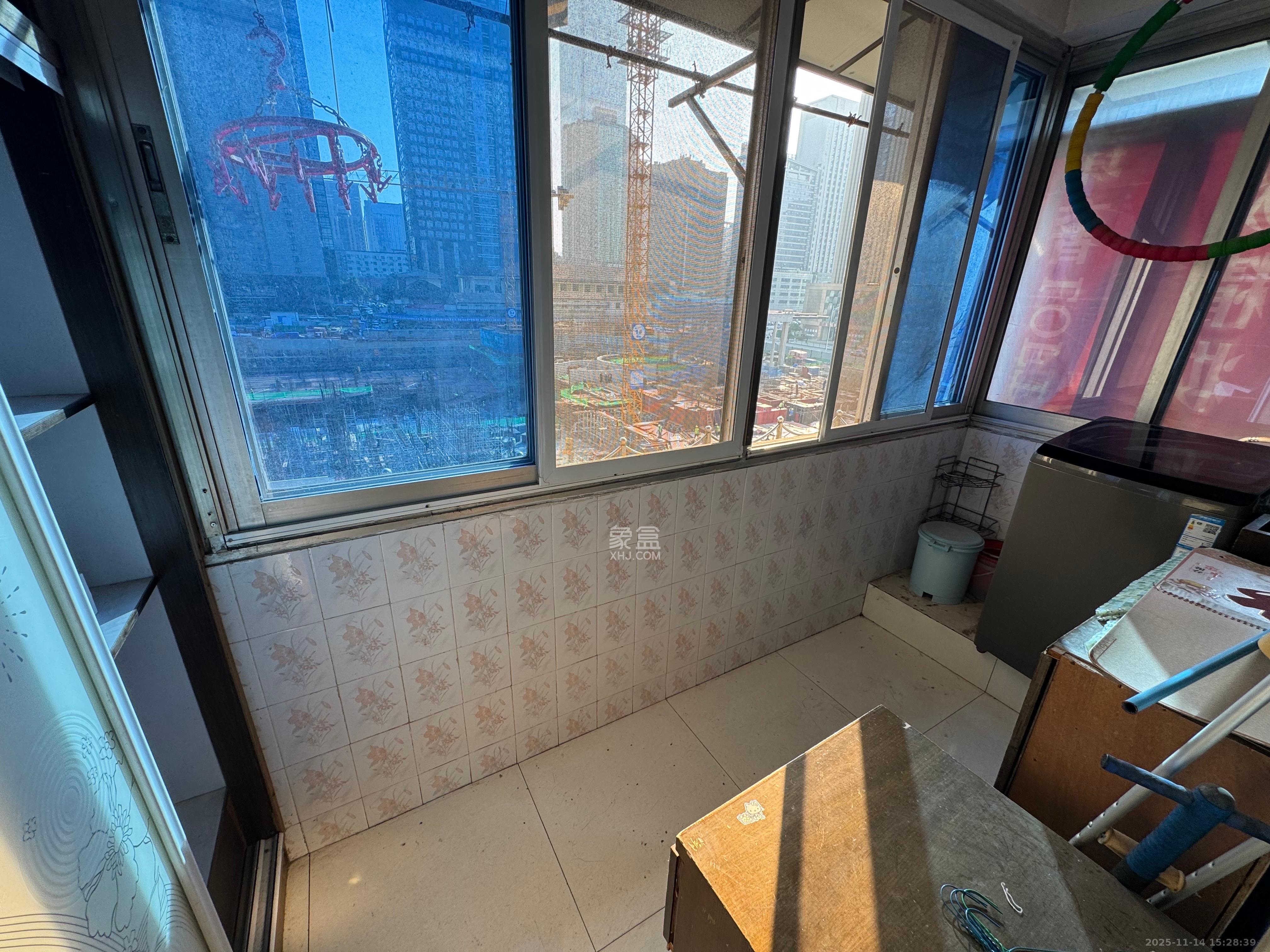 市教委单位房 3室1厅1卫 2300.0元/月 市教委单位房 3室1厅1卫 2300.0元/月室内图