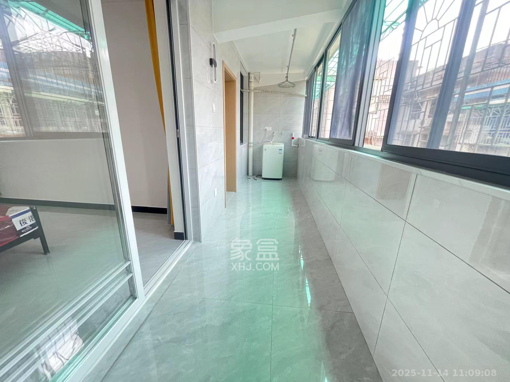 红旗综合安置楼  2室2厅1卫    2100.0元/月室内图