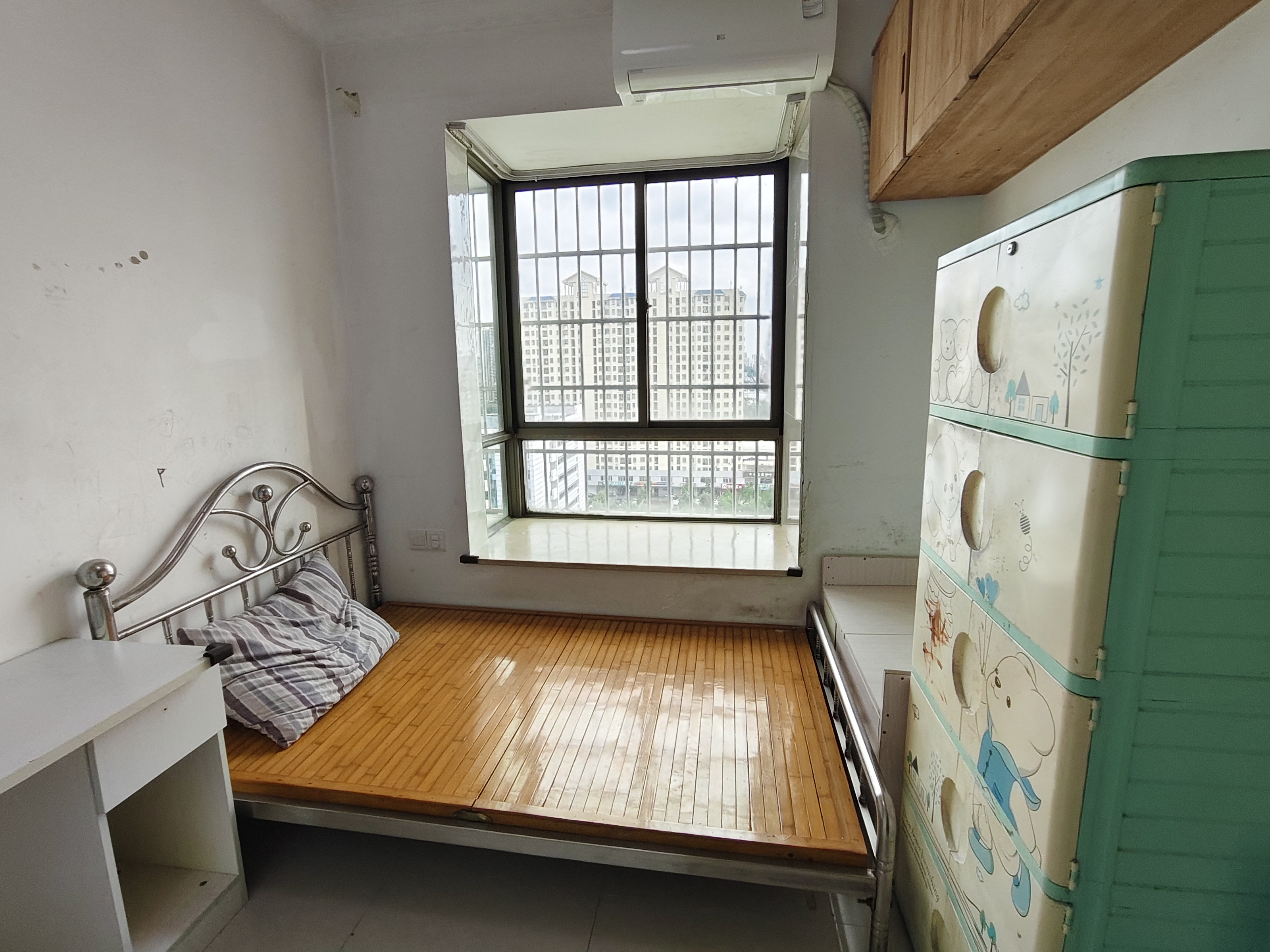 南海花园  2室2厅1卫    1800.0元/月室内图