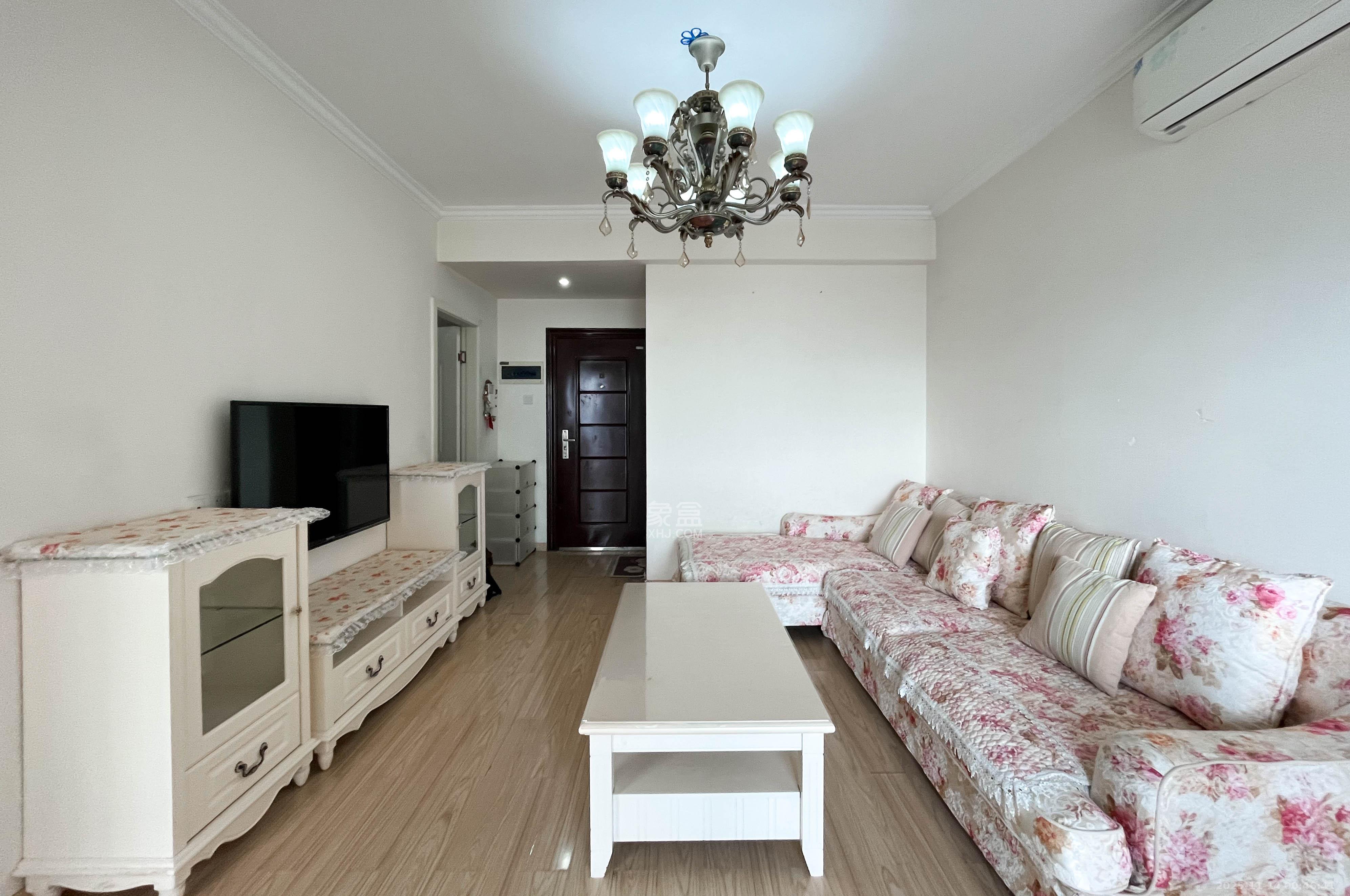 西铁馨寓（西铁领寓）  1室1厅1卫    48.0万客厅