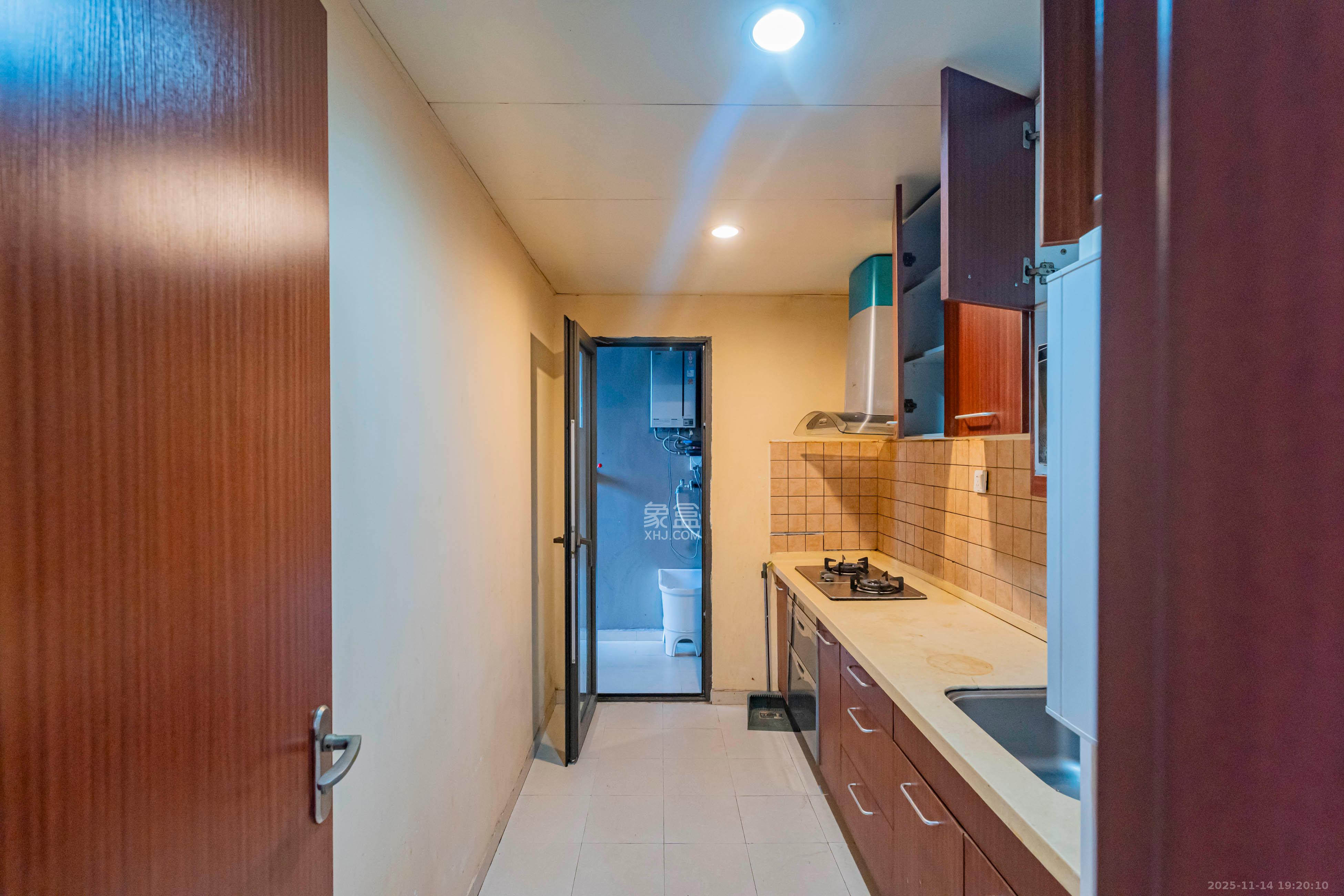 盛世美居荷园  3室2厅2卫    3900.0元/月室内图