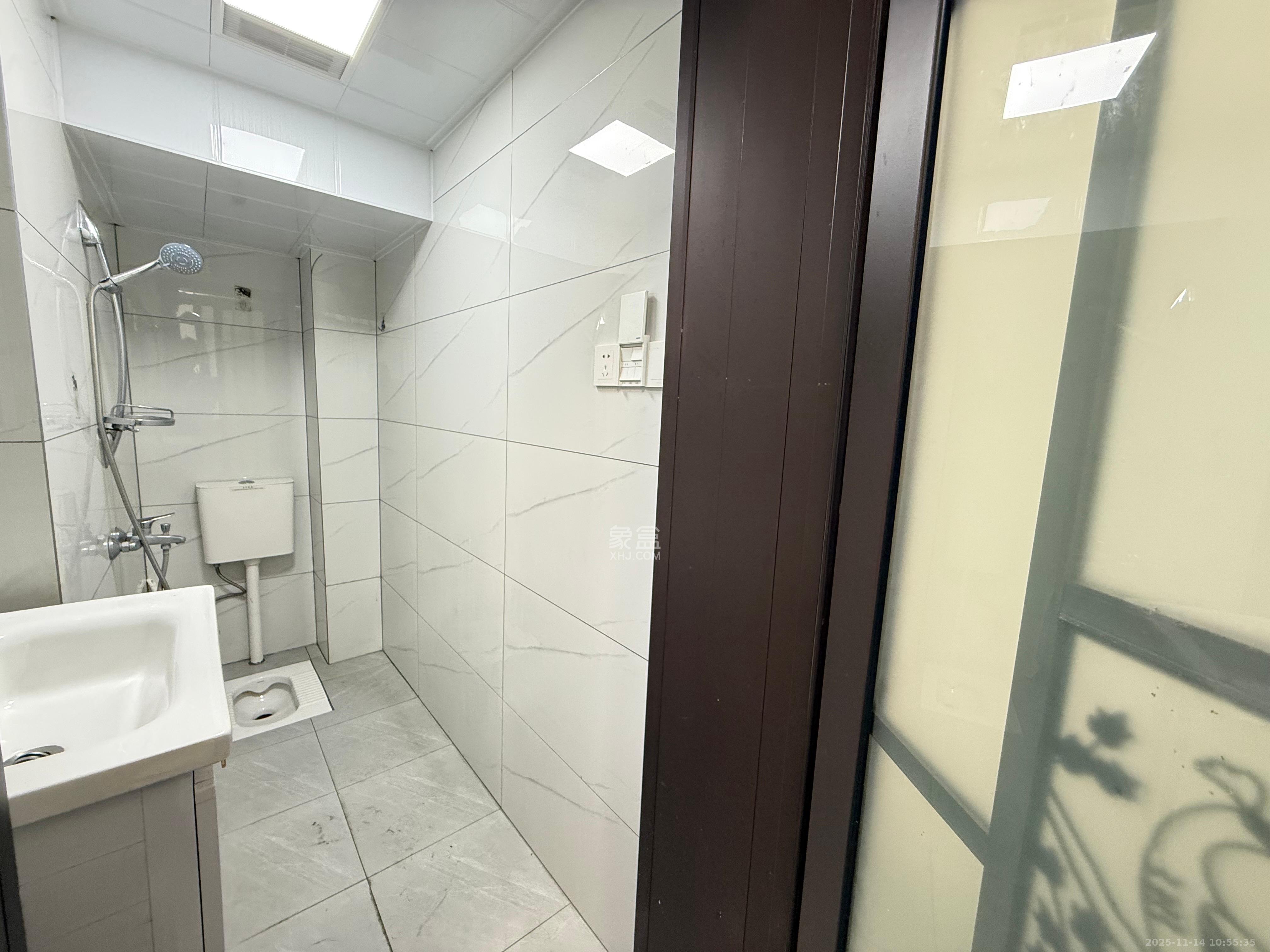 三印宿舍 3室1厅1卫 1500.0元/月 三印宿舍 3室1厅1卫 1500.0元/月室内图