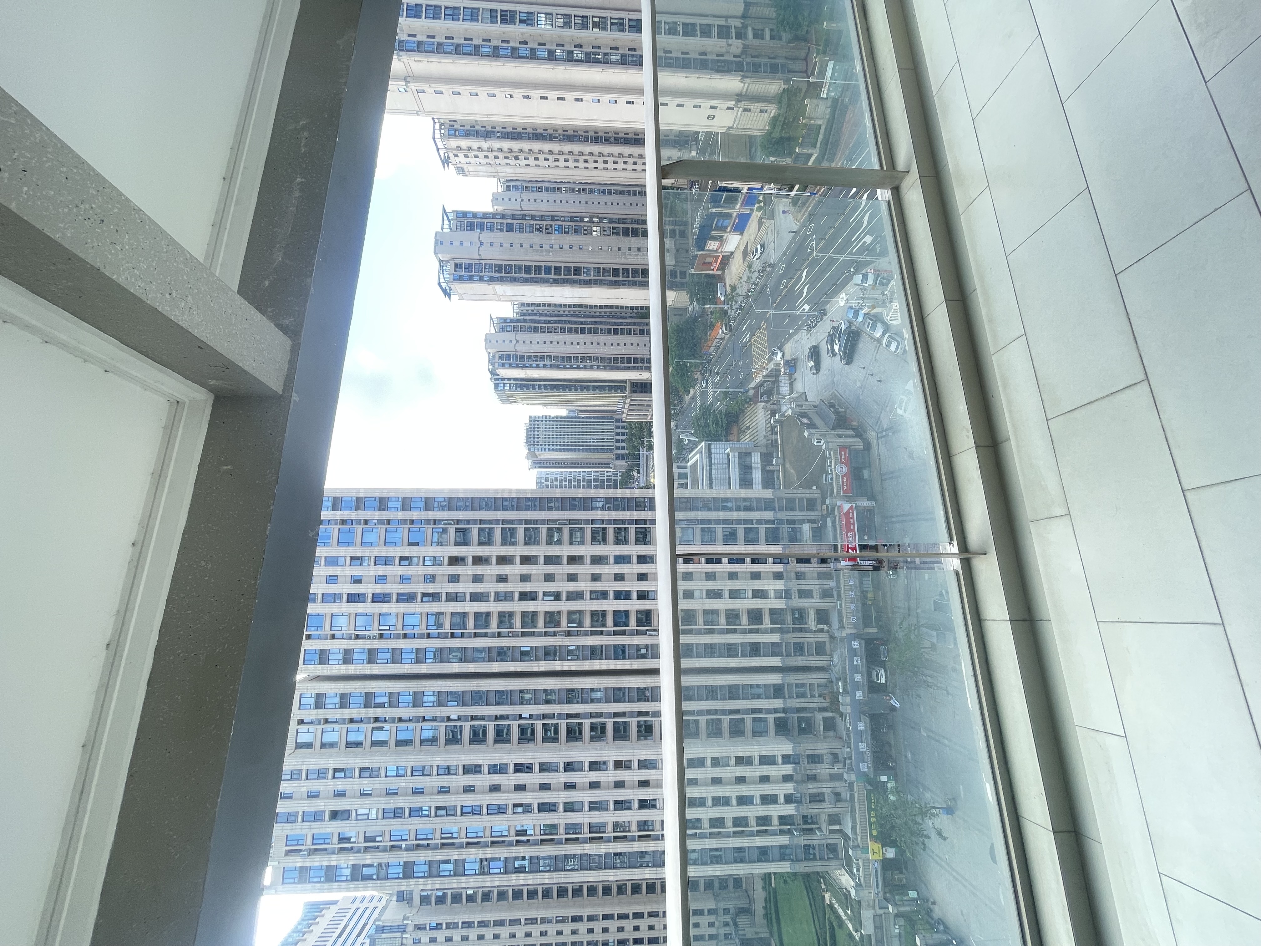 龙兴公馆  3室2厅2卫    4800.0元/月室内图