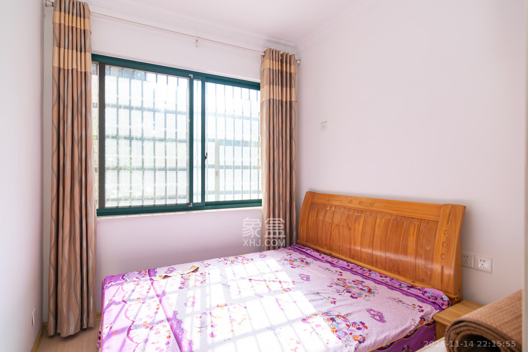 百合湖滨花园 3室2厅2卫 46.0万 百合湖滨花园 3室2厅2卫 46.0万卧室