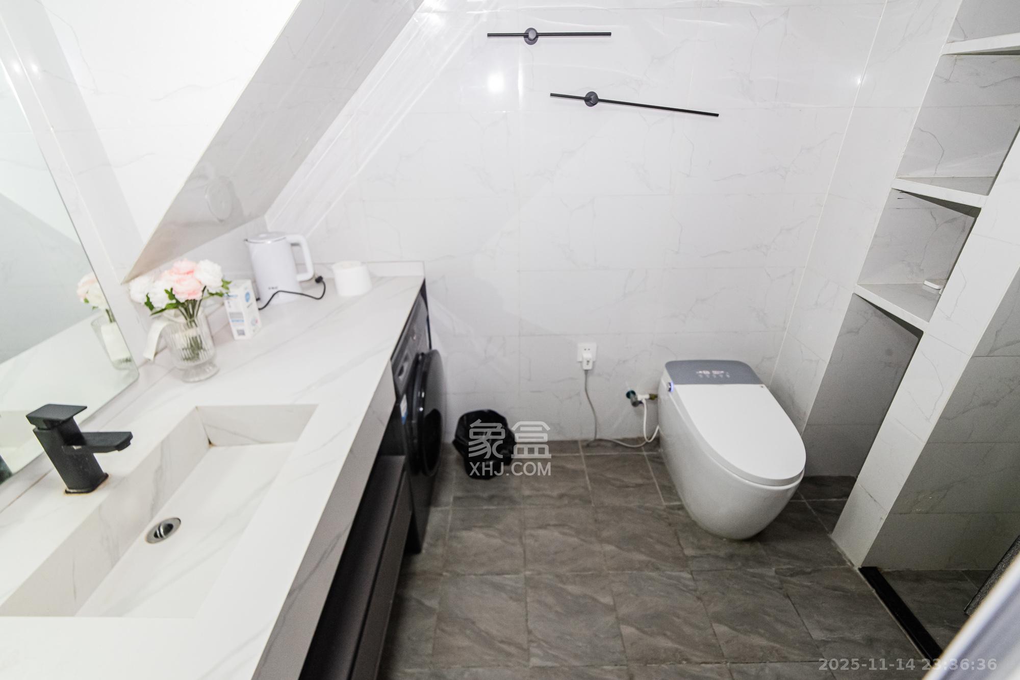 润和国际广场  2室2厅1卫    43.8万卫生间