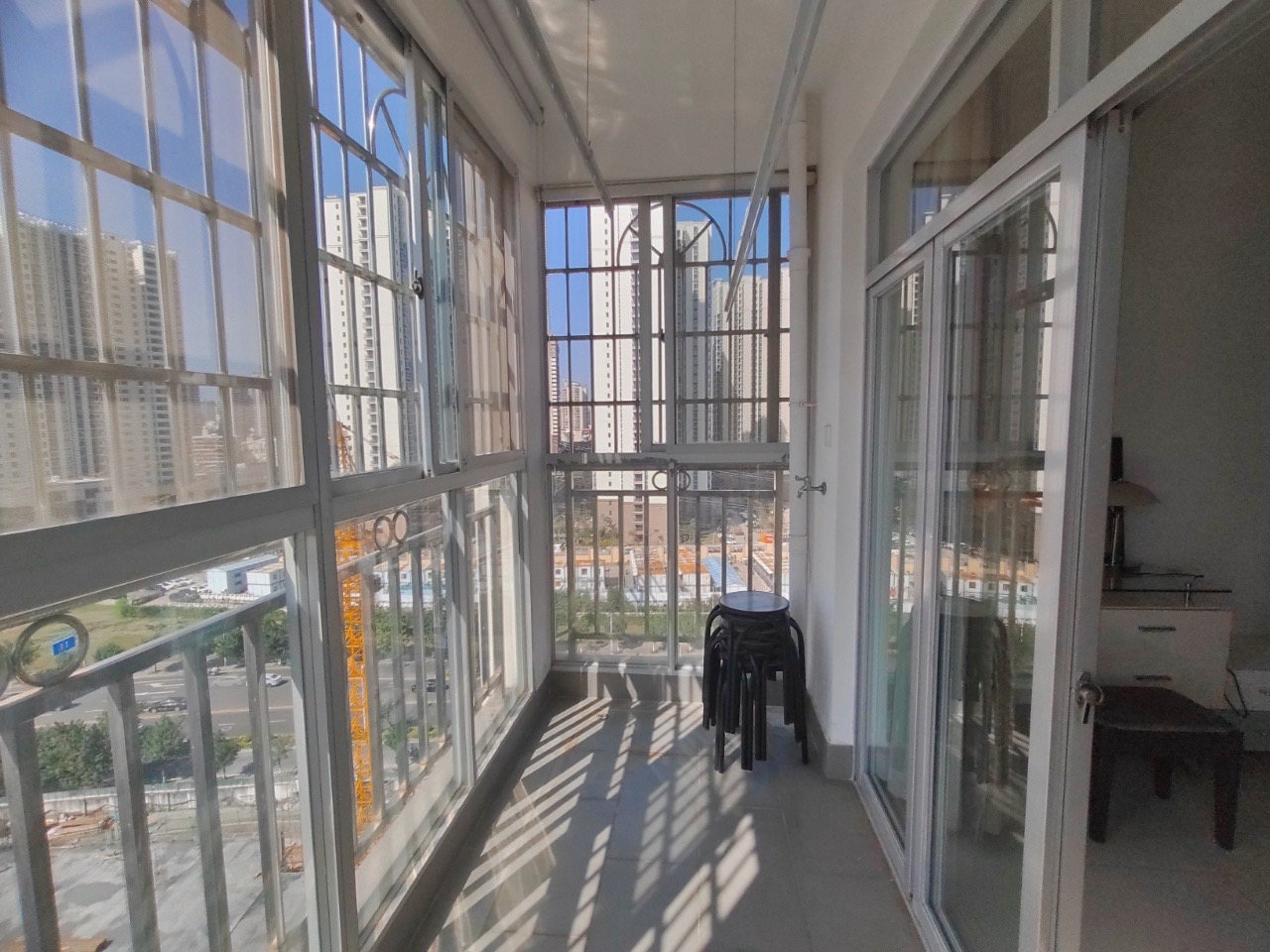 八一小区 4室2厅2卫 4000.0元/月 八一小区 4室2厅2卫 4000.0元/月室内图