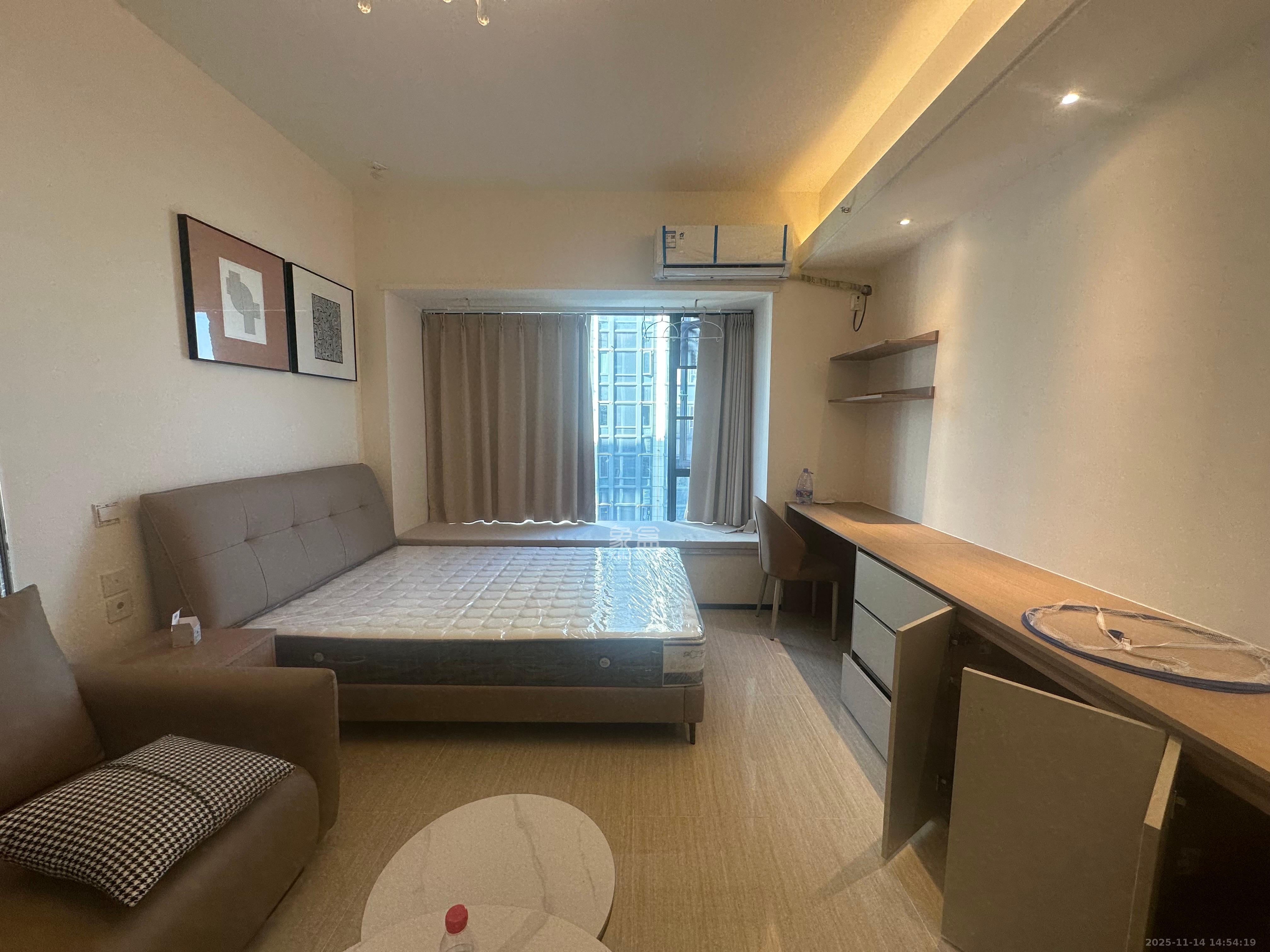 恒大金融广场  1室1厅1卫    1700.0元/月