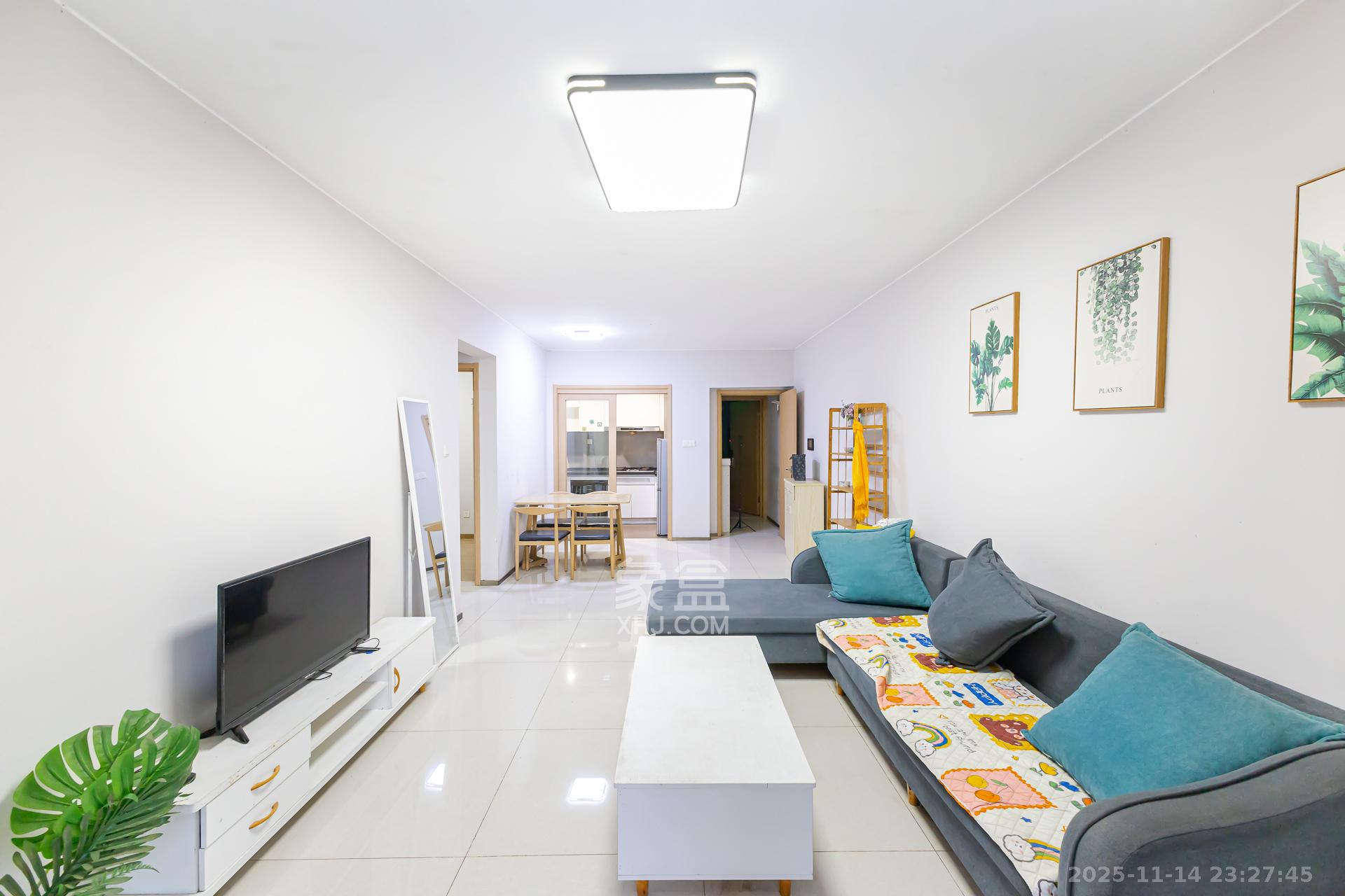 时代倾城二期 2室2厅1卫 58.0万 时代倾城二期 2室2厅1卫 58.0万客厅