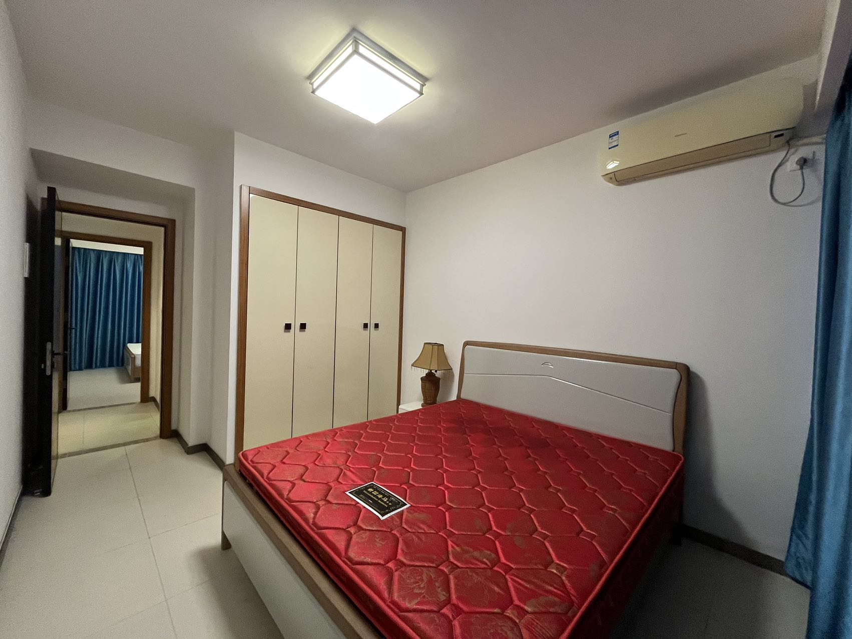 专家公寓 3室2厅1卫 3000.0元/月 专家公寓 3室2厅1卫 3000.0元/月室内图