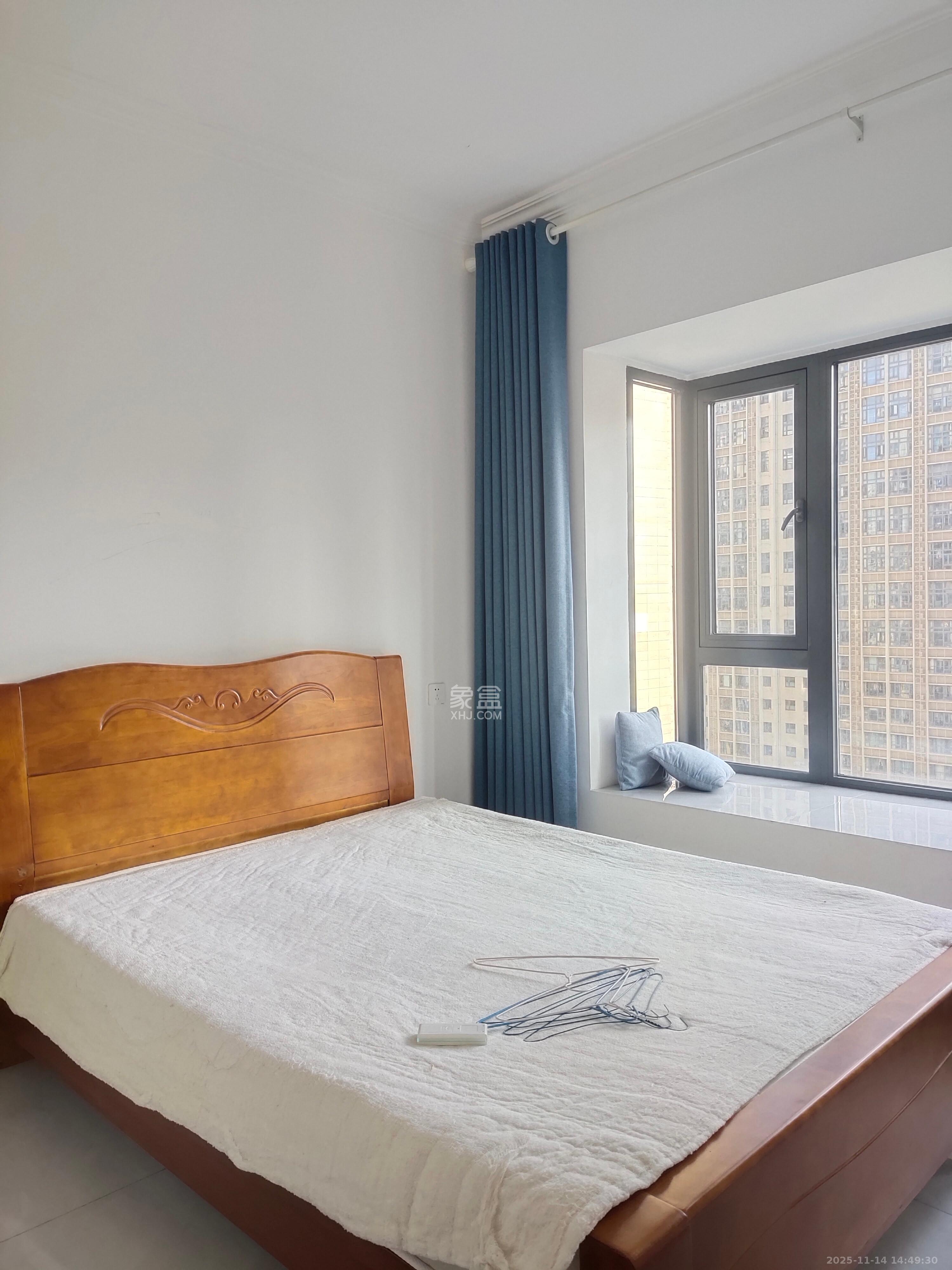 恒大江湾  3室2厅2卫    3000.0元/月室内图