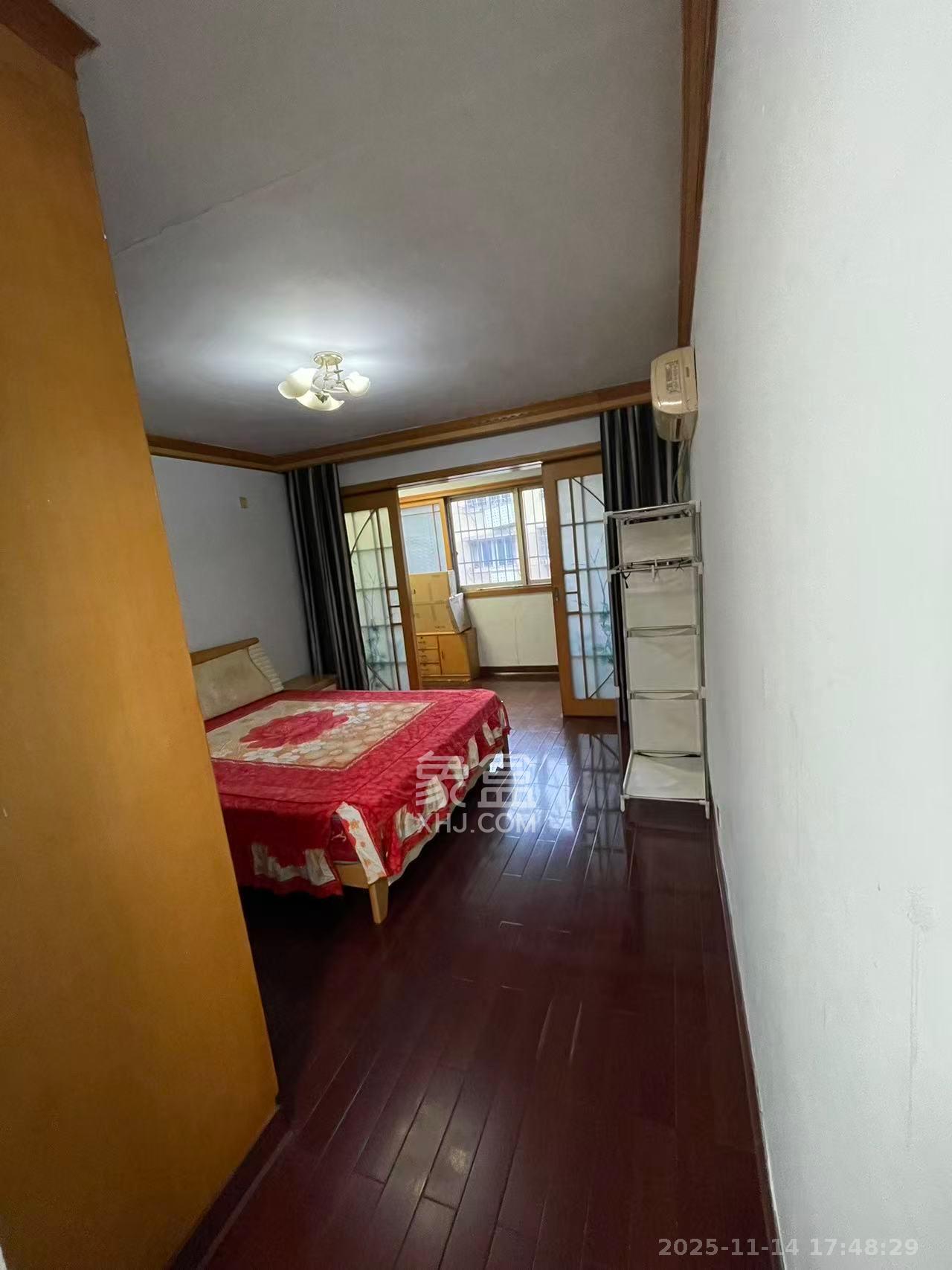 长征花园  3室2厅2卫    2100.0元/月室内图