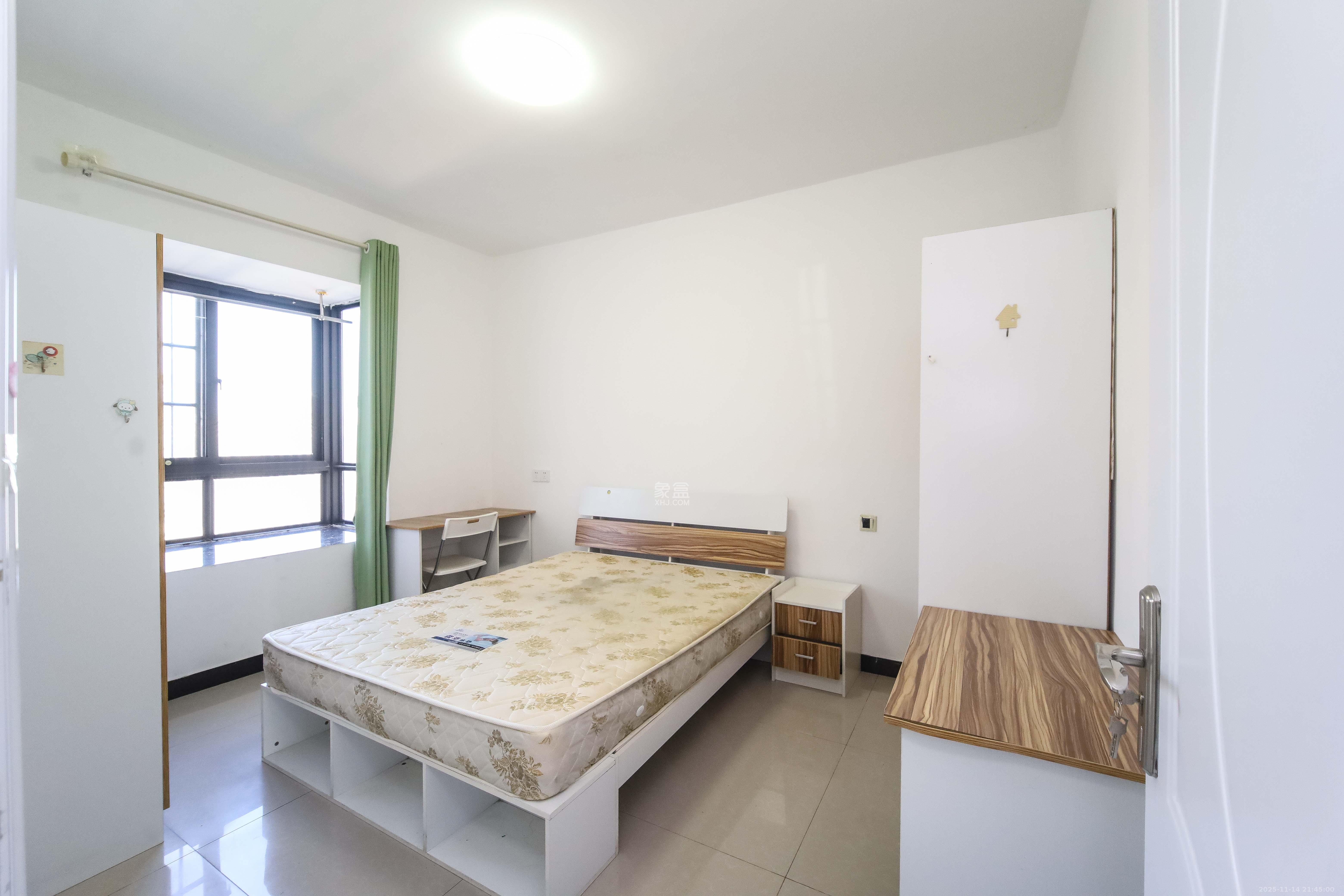 华城广场 2室1厅1卫 69.8万 华城广场 2室1厅1卫 69.8万卧室