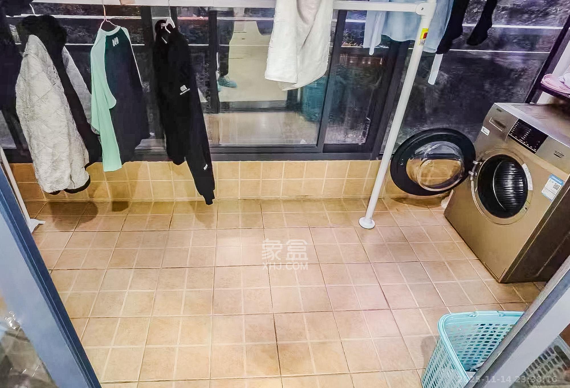 湘江北尚  1室2厅1卫    138.0万阳台