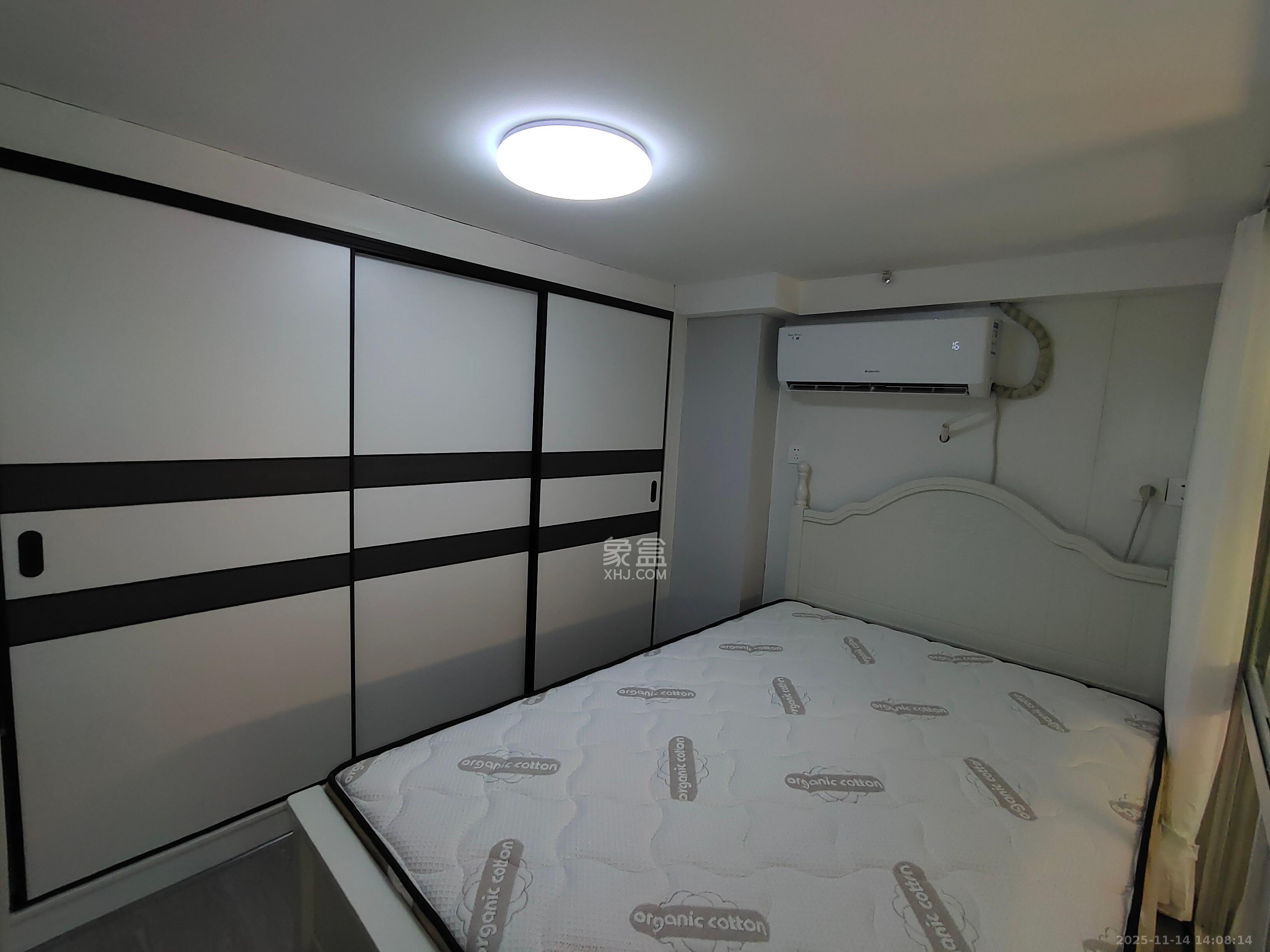 长房时代小镇  2室1厅1卫    2000.0元/月室内图